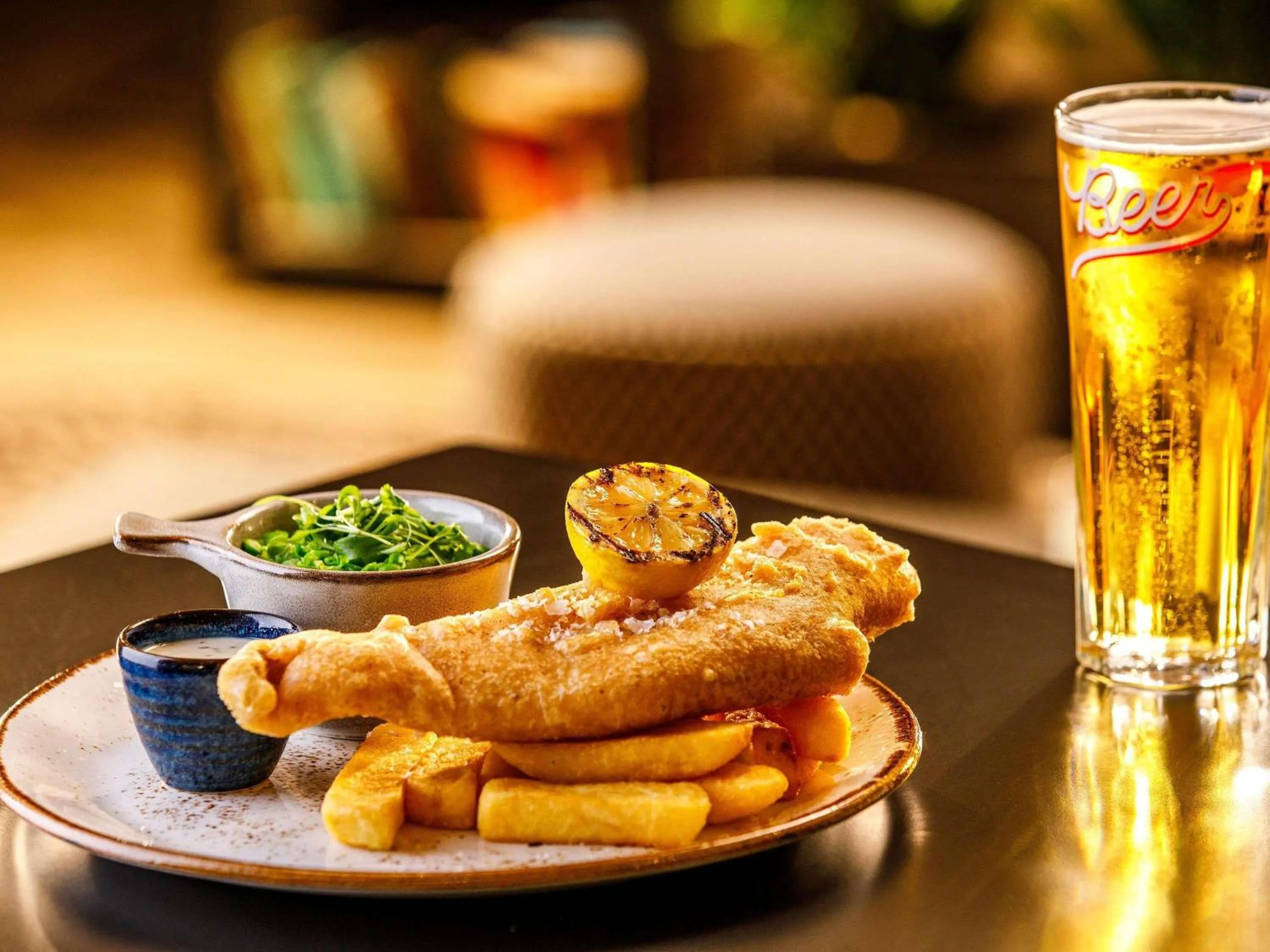 Restaurant/places to eat in Mercure Cardiff North Hotel