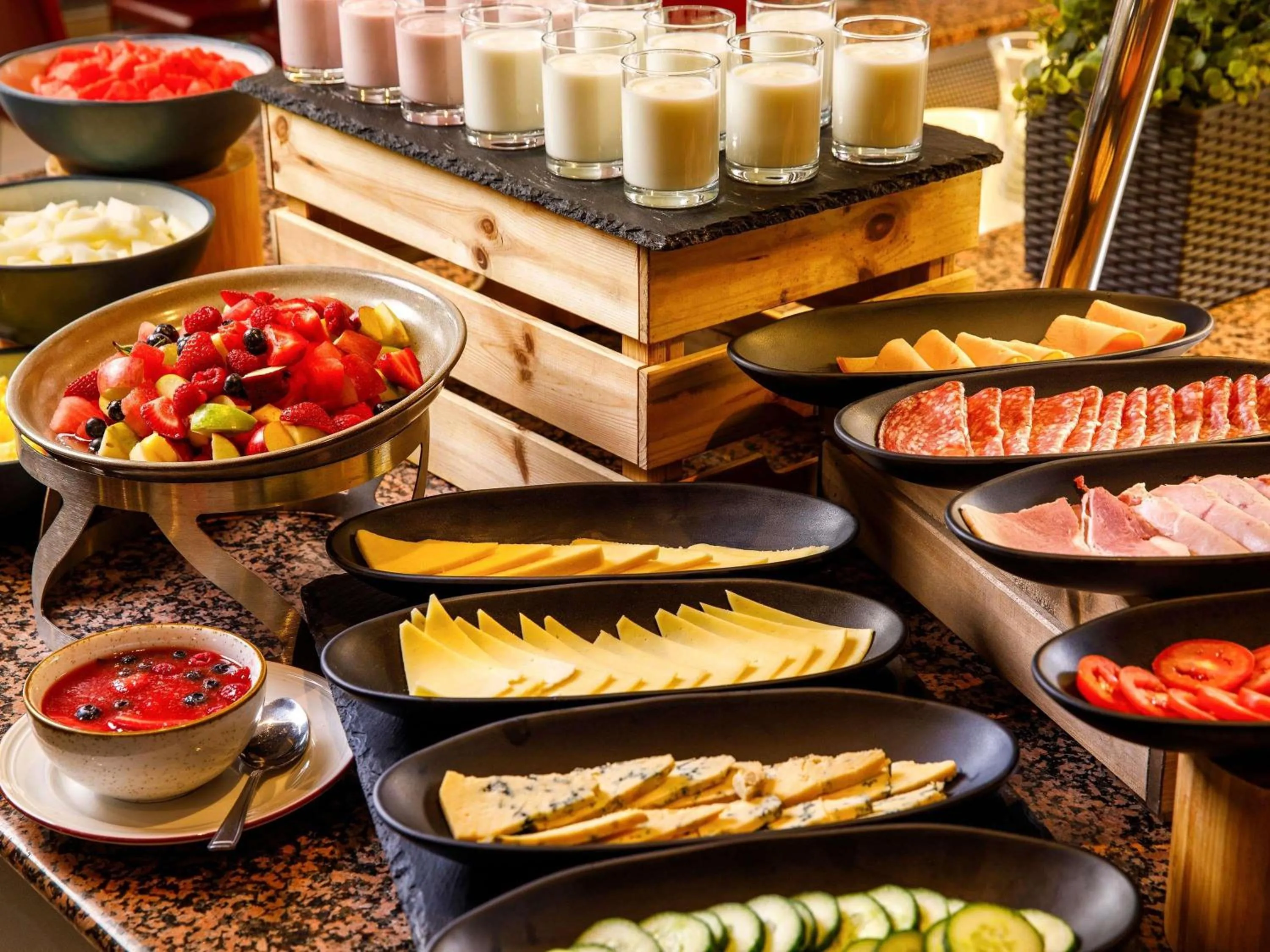 Breakfast in Mercure Cardiff North Hotel