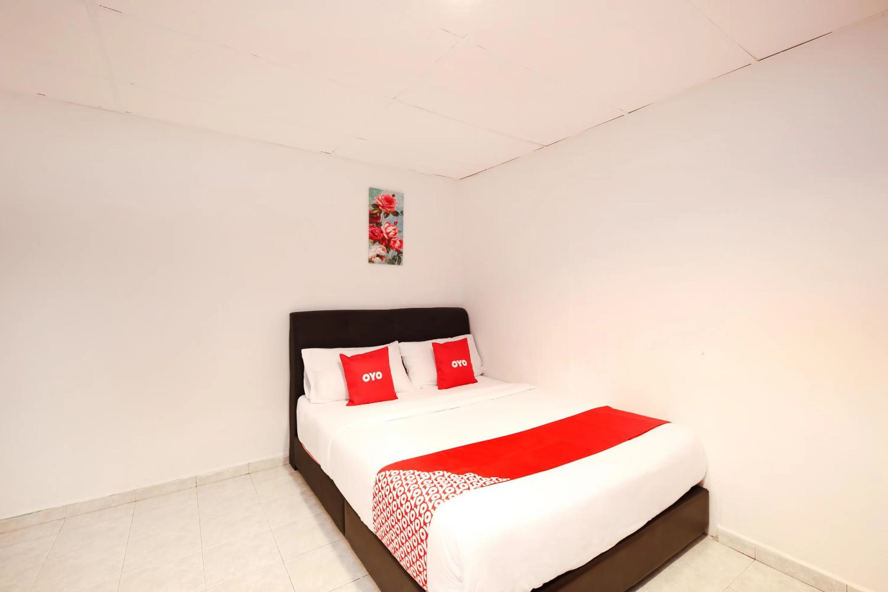 Photo of the whole room in Azimaju Guesthouse