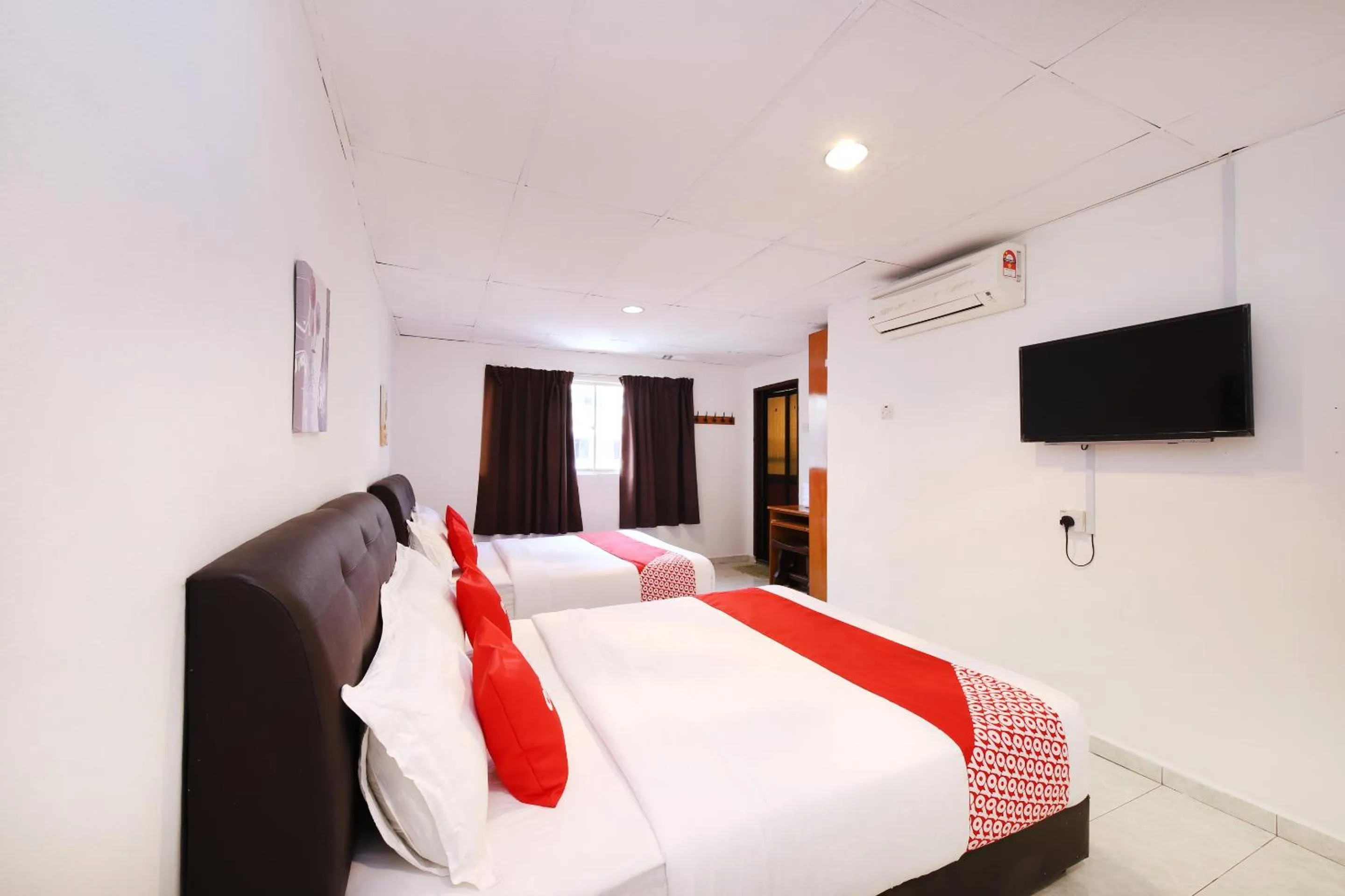 Photo of the whole room in Azimaju Guesthouse