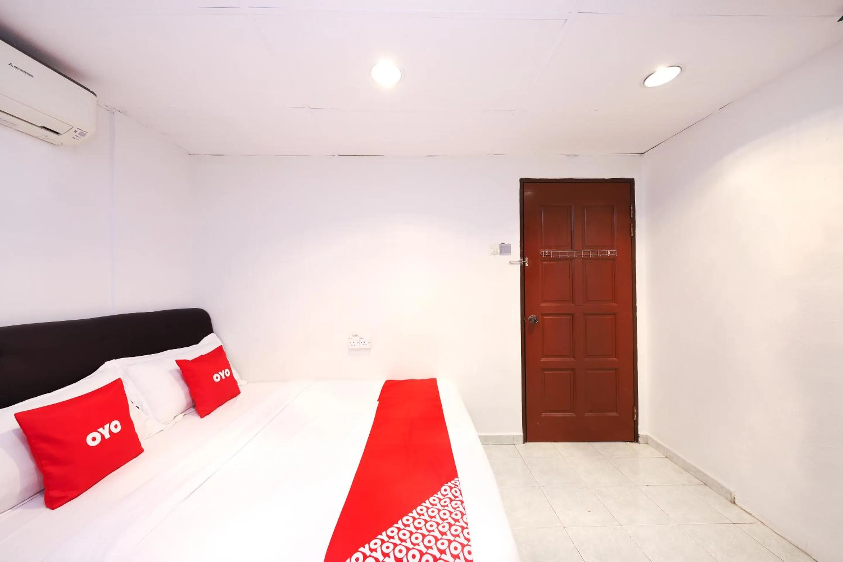 Photo of the whole room in Azimaju Guesthouse