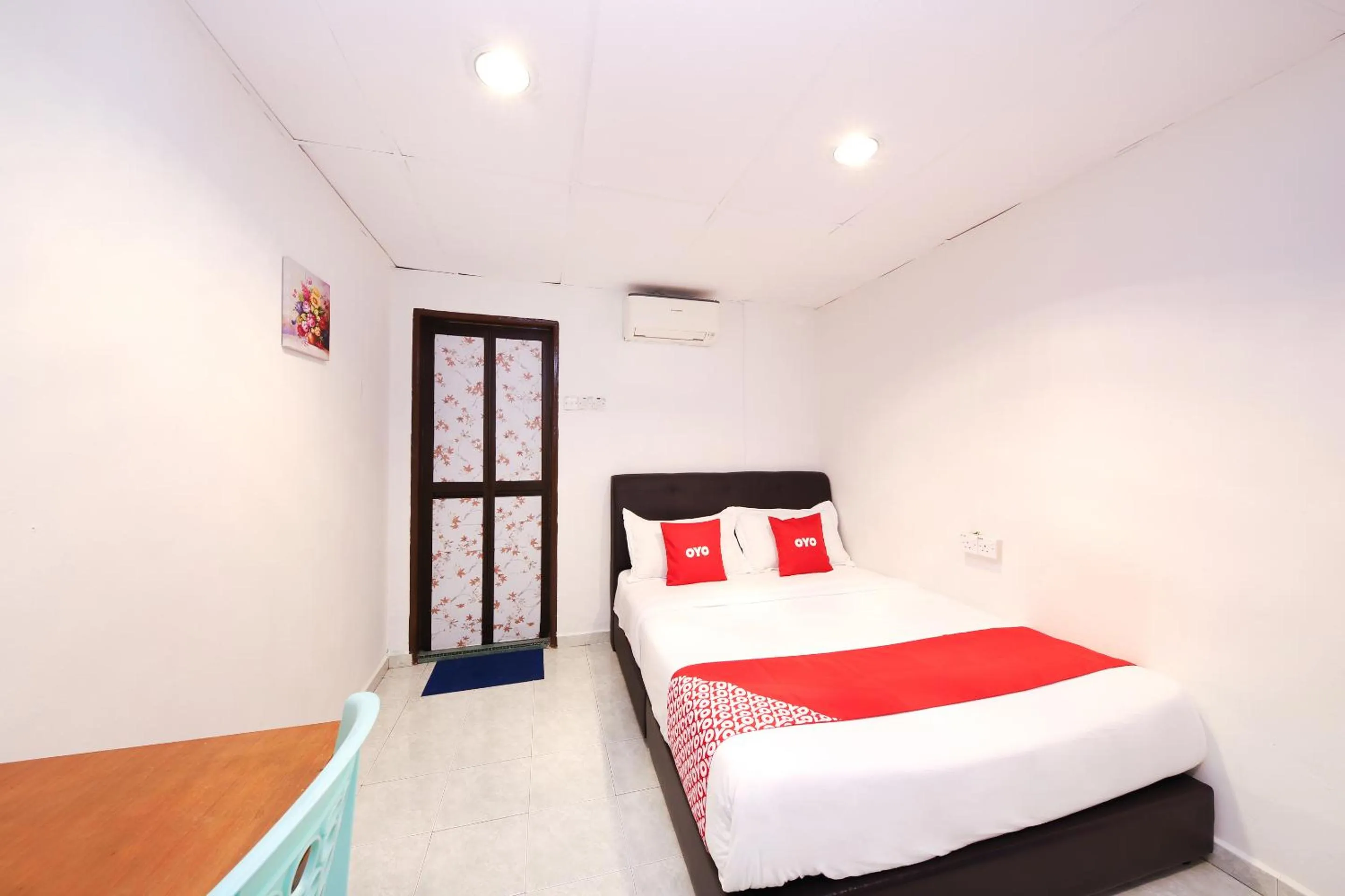 Photo of the whole room in Azimaju Guesthouse