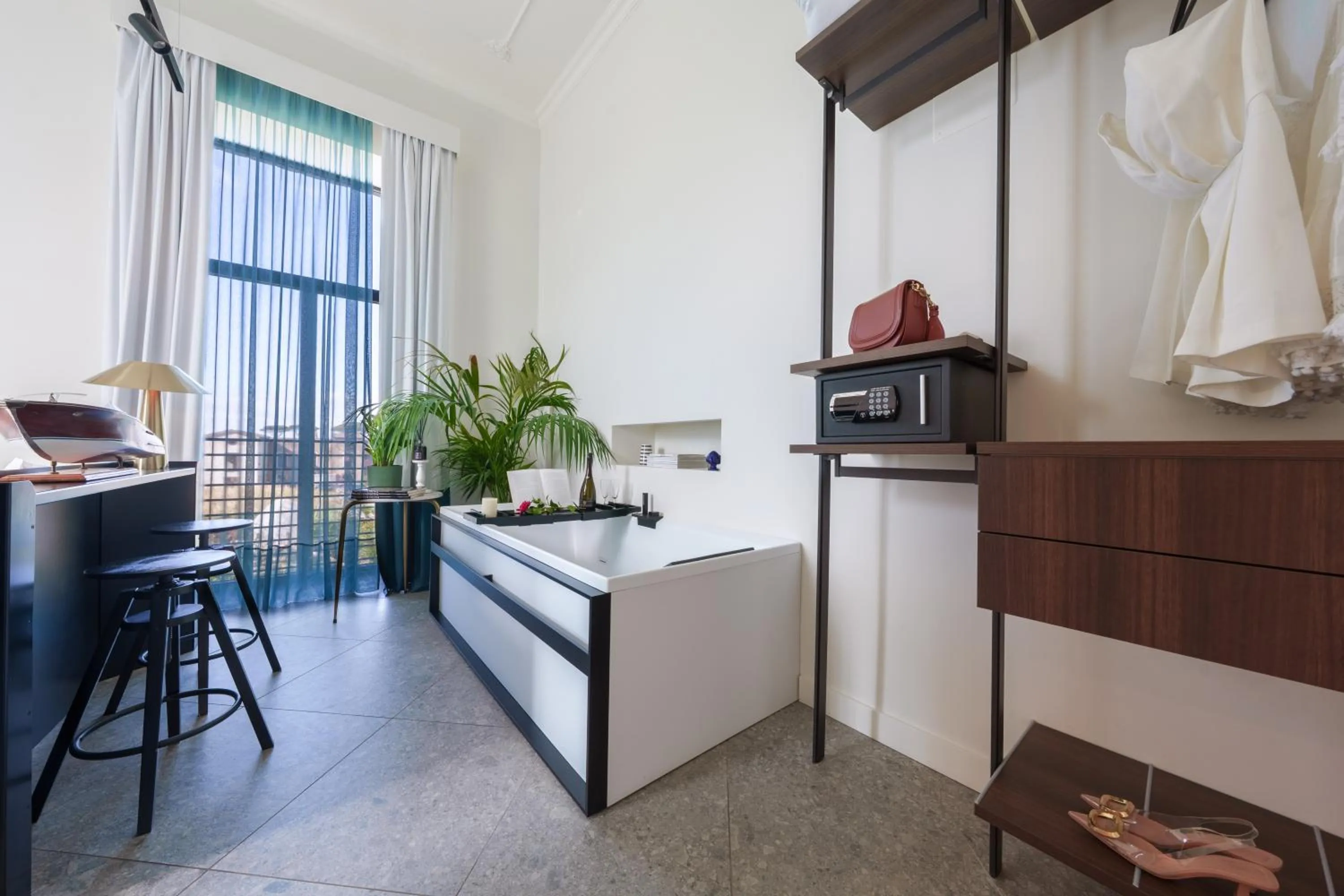 Hot Tub in 1912 Relais - Sorrento Coast