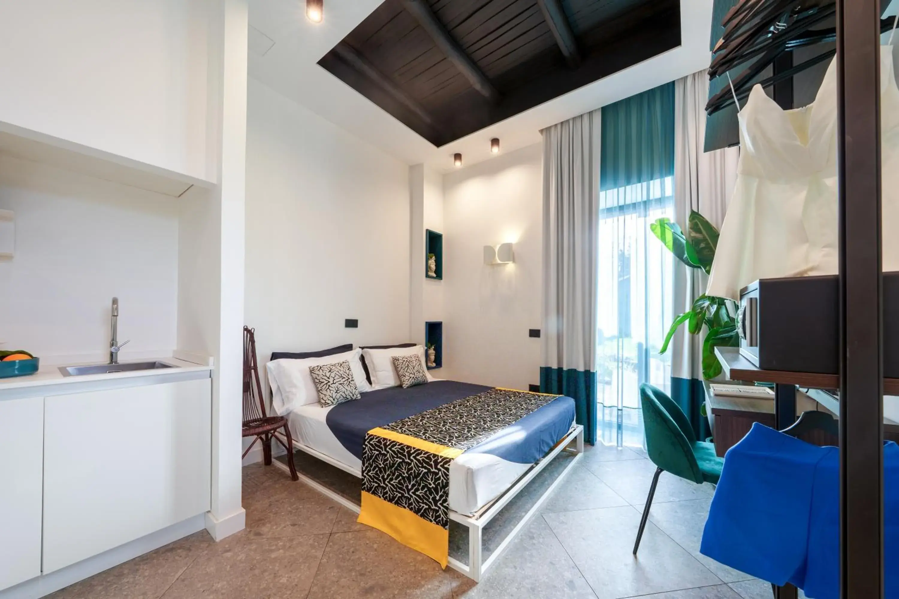 Deluxe Triple Room in 1912 Relais - Sorrento Coast Deluxe Triple Room in 1912 Relais - Sorrento Coast