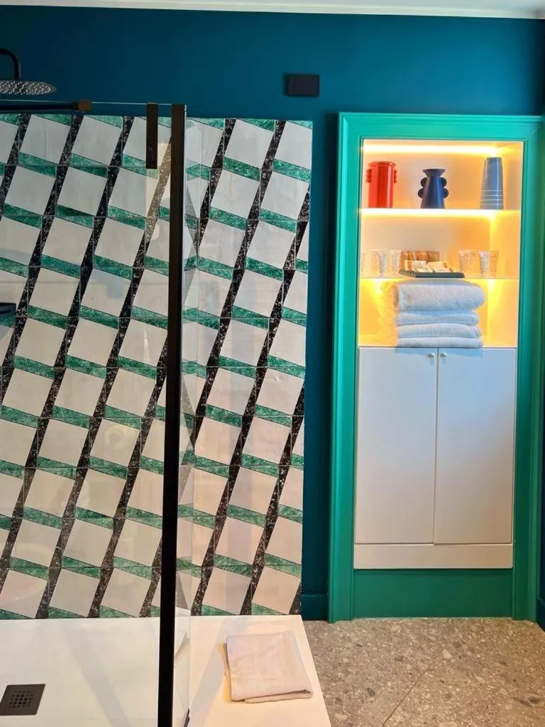 Shower in 1912 Relais - Sorrento Coast