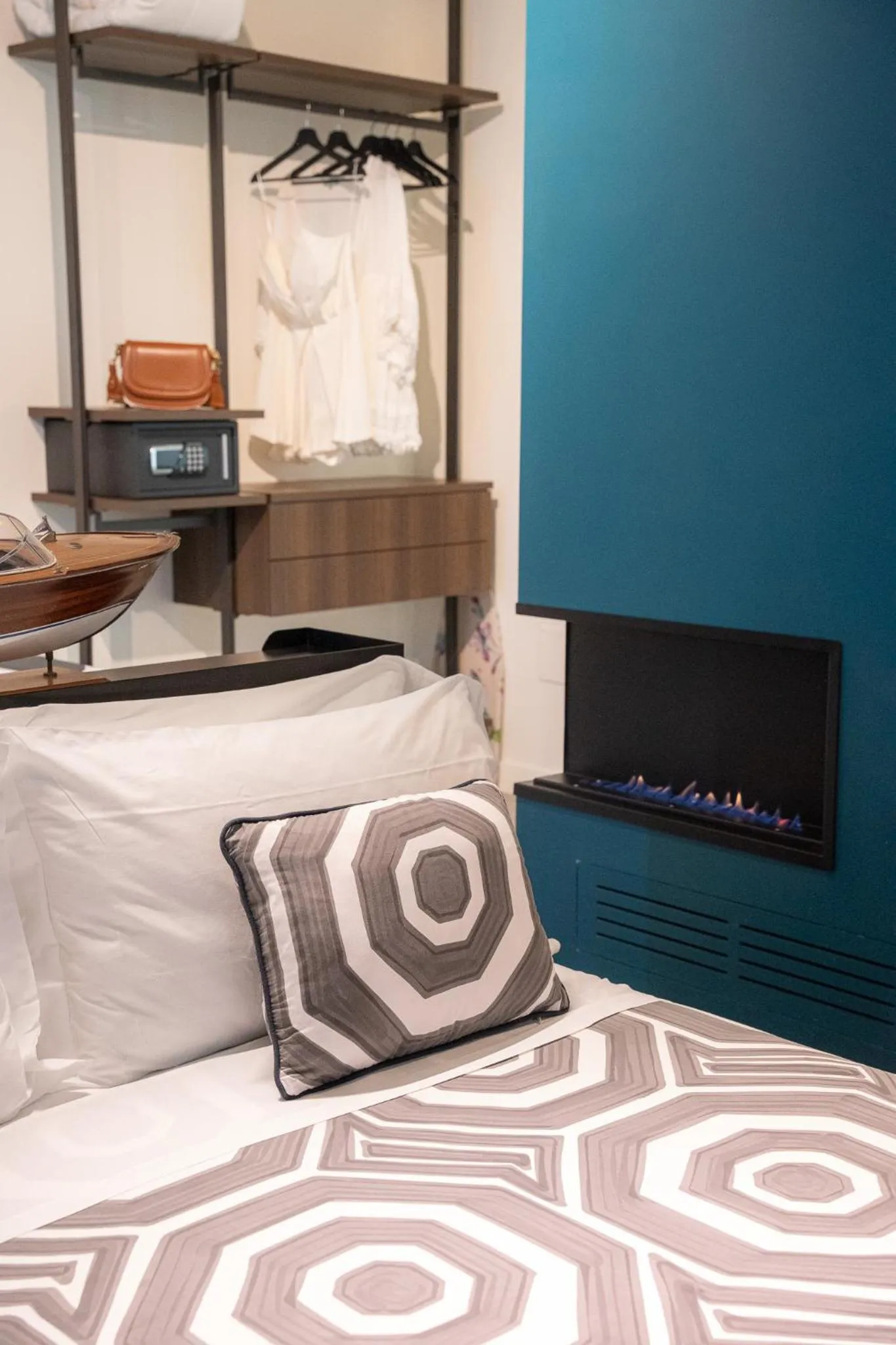 Bed in 1912 Relais - Sorrento Coast