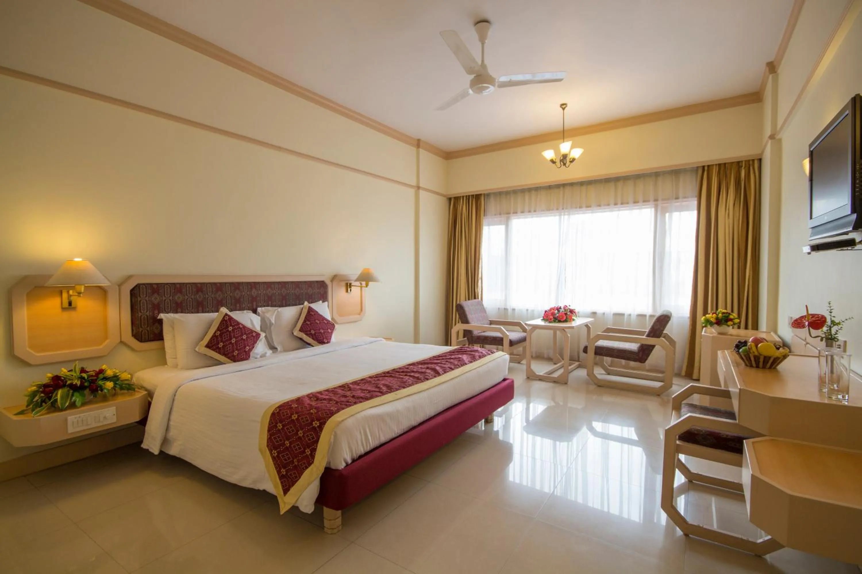 Photo of the whole room, Bed in Dolphin Hotel