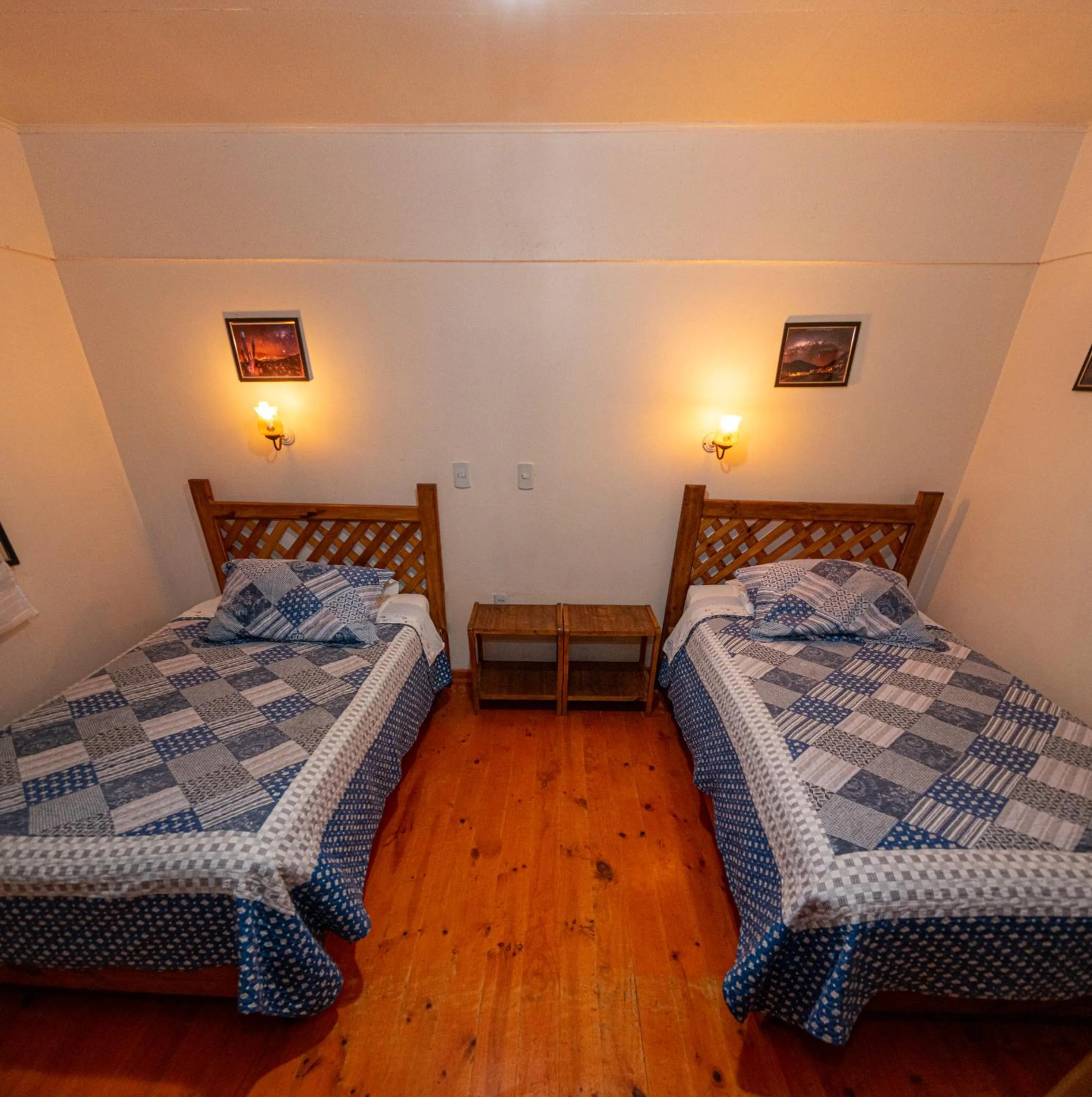Twin Room with Bathroom in Hostal Michel