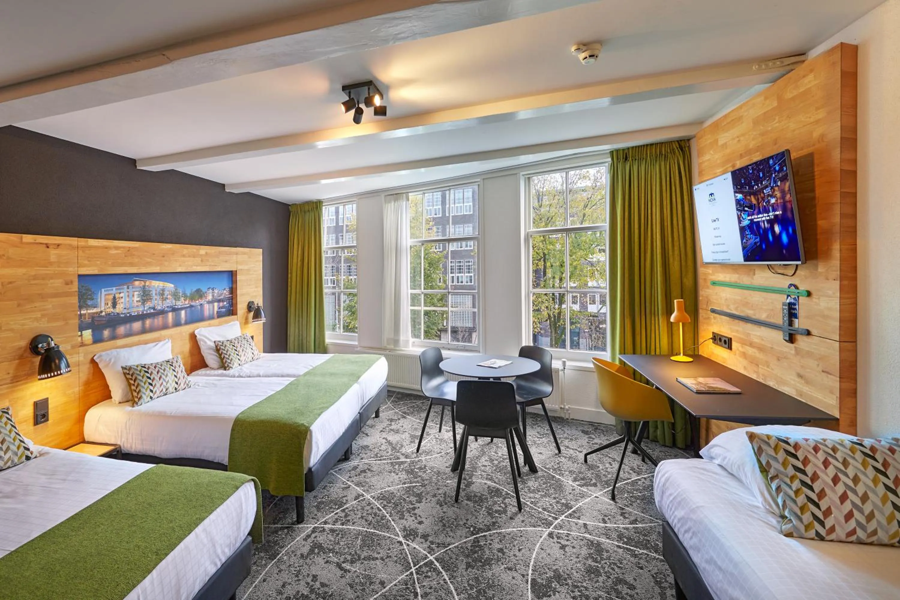 TV and multimedia, Bed in Nova Hotel