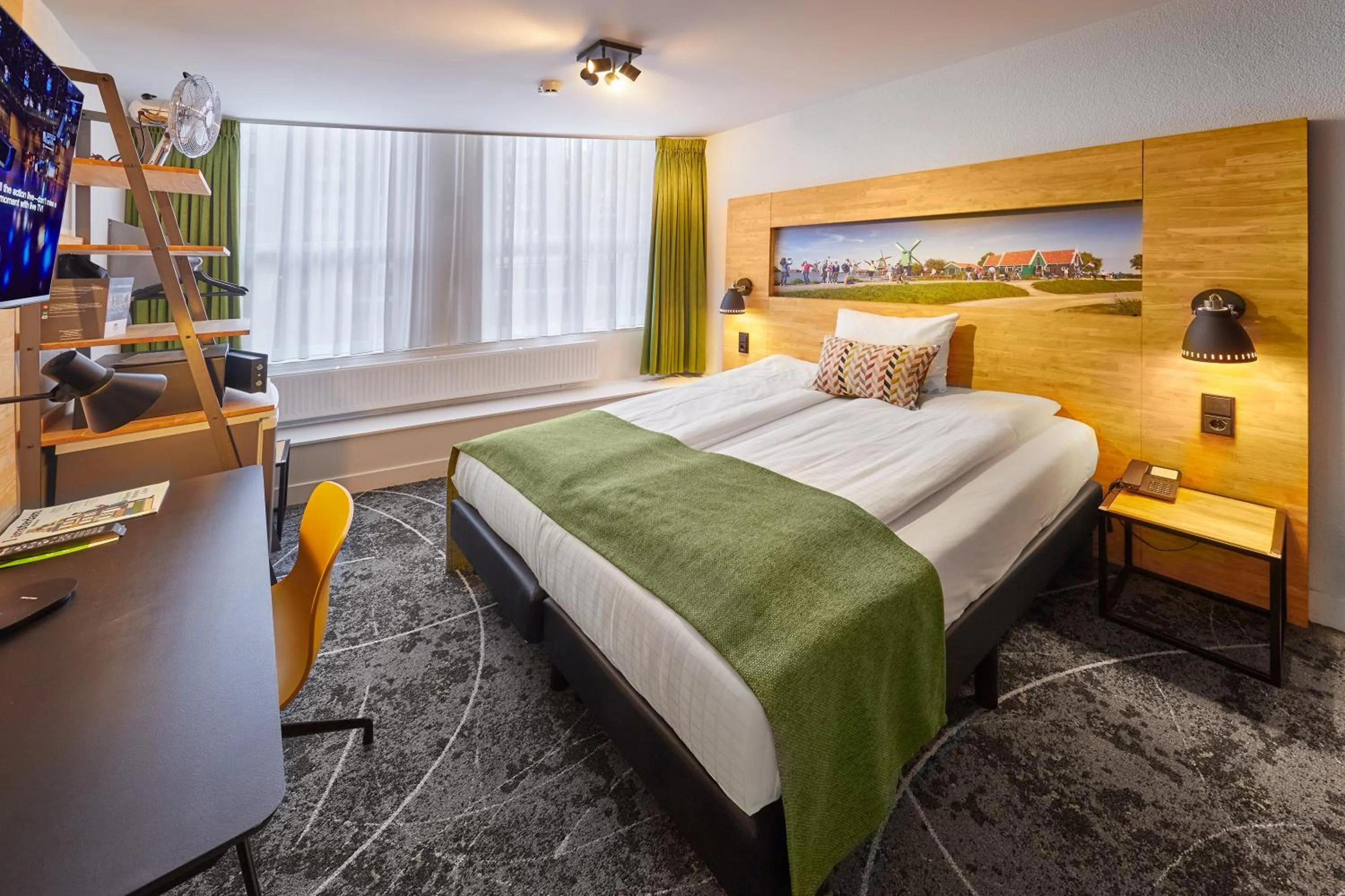 Living room, Bed in Nova Hotel