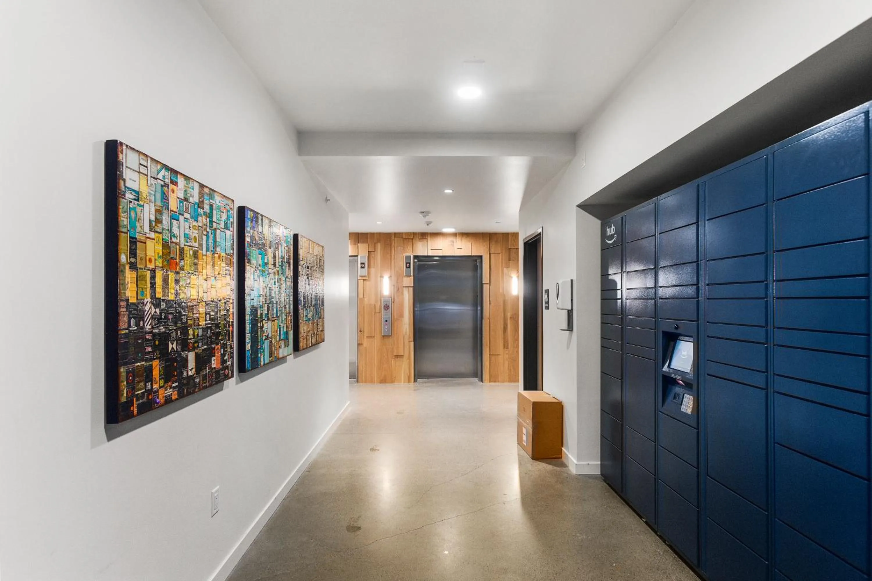 Property building in Airy and Open Corner Loft - 92 Walkscore