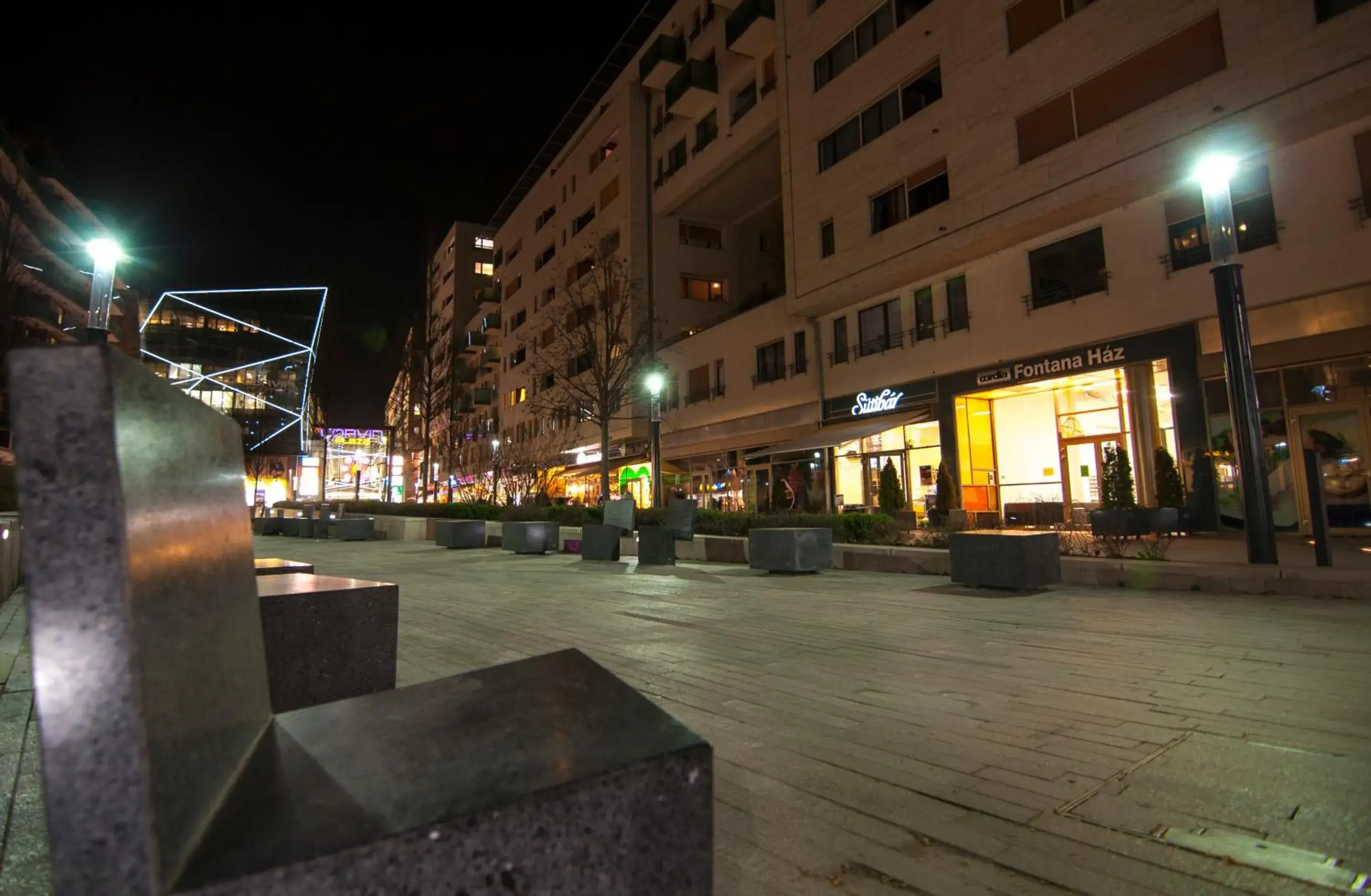 Facade/entrance in Corvin Center Suites Facade/entrance in Corvin Center Suites