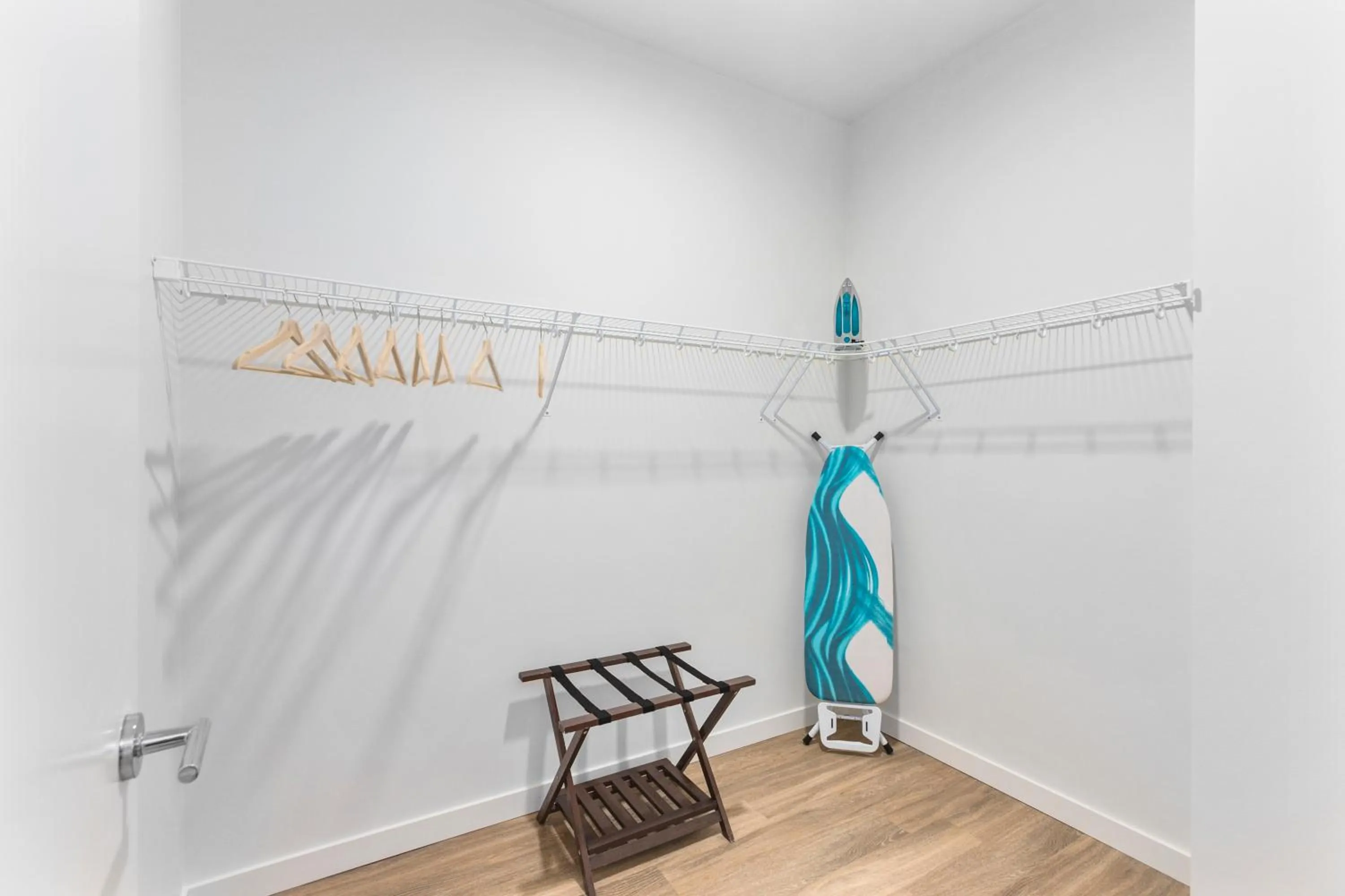 flat iron in Open Loft in Redmond Core - 92 Walkscore!