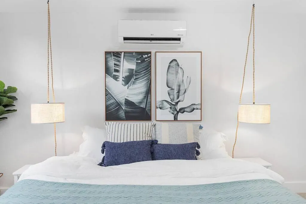 Bed in Views, Seclusion, Cozy Island Comfort