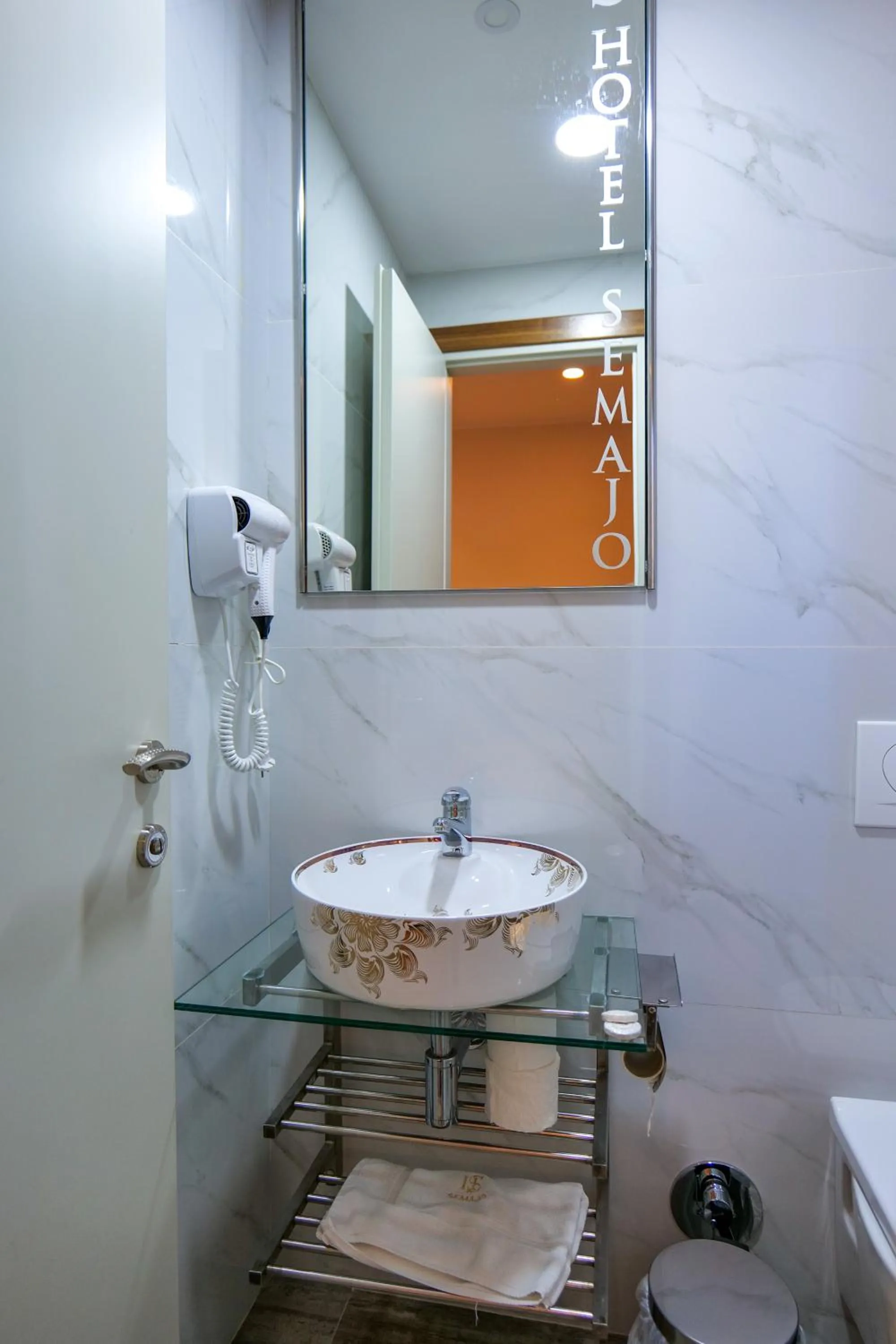 Bathroom in Hotel Semajo