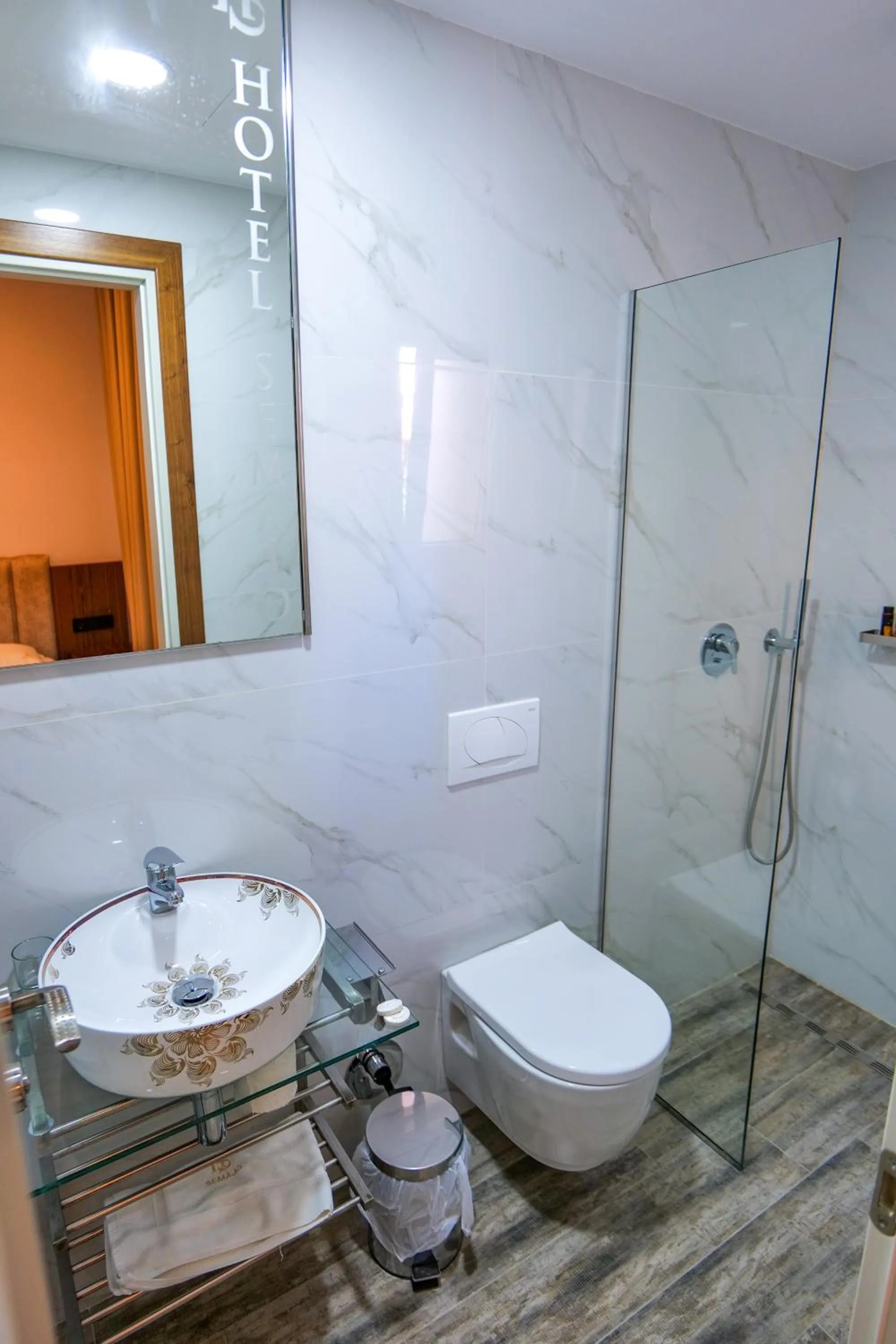 Bathroom in Hotel Semajo