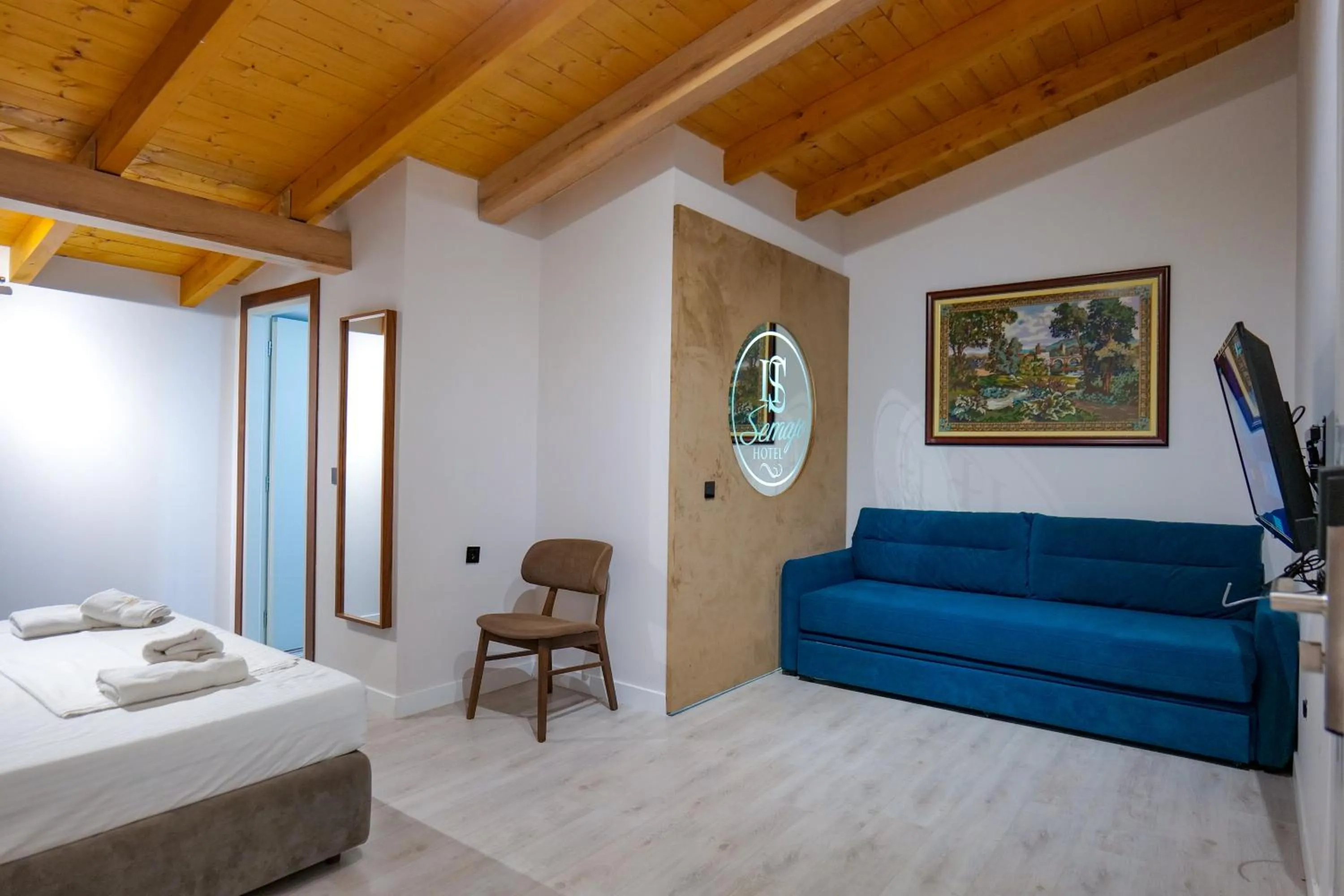 Seating area in Hotel Semajo