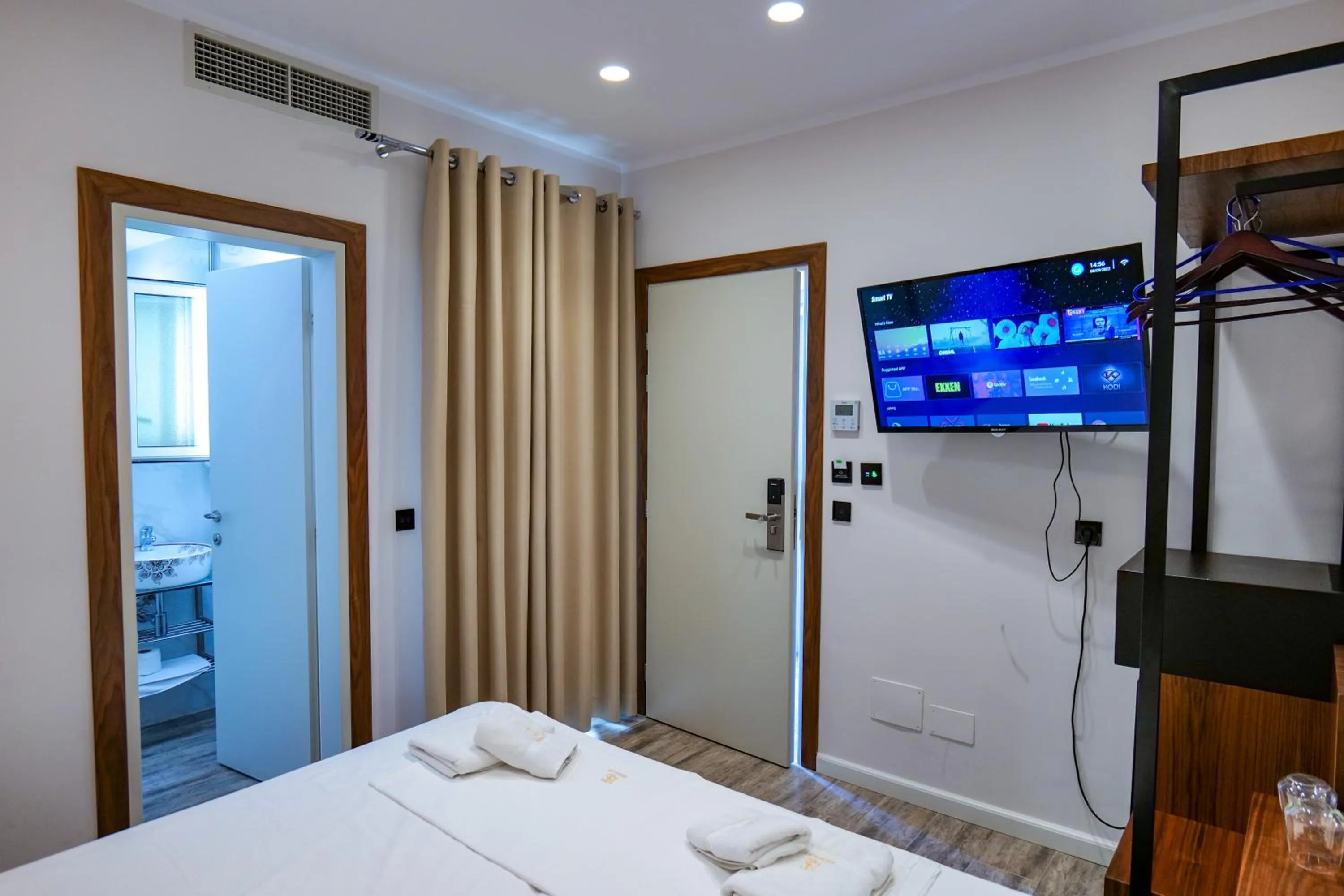 TV and multimedia in Hotel Semajo