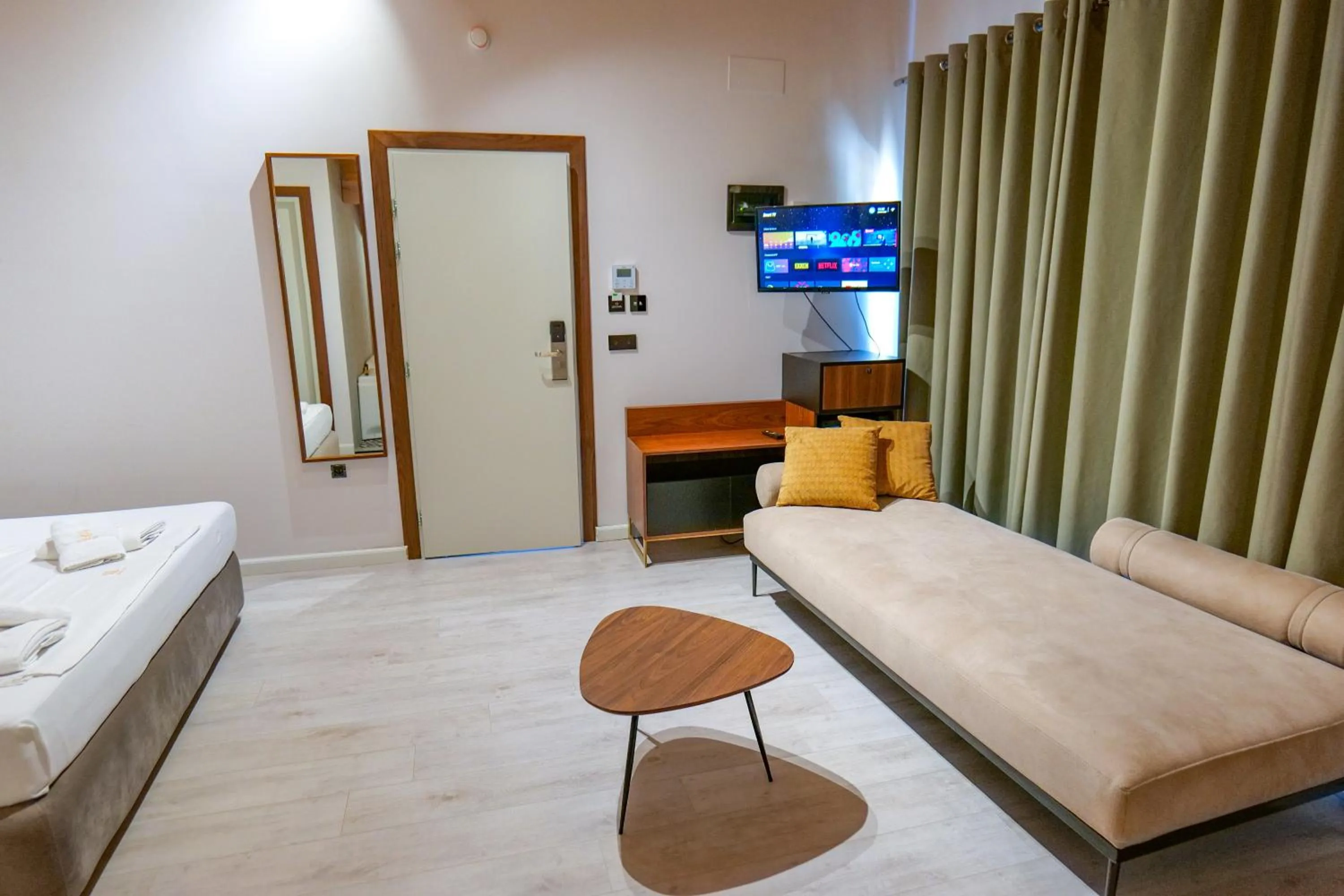 TV and multimedia in Hotel Semajo