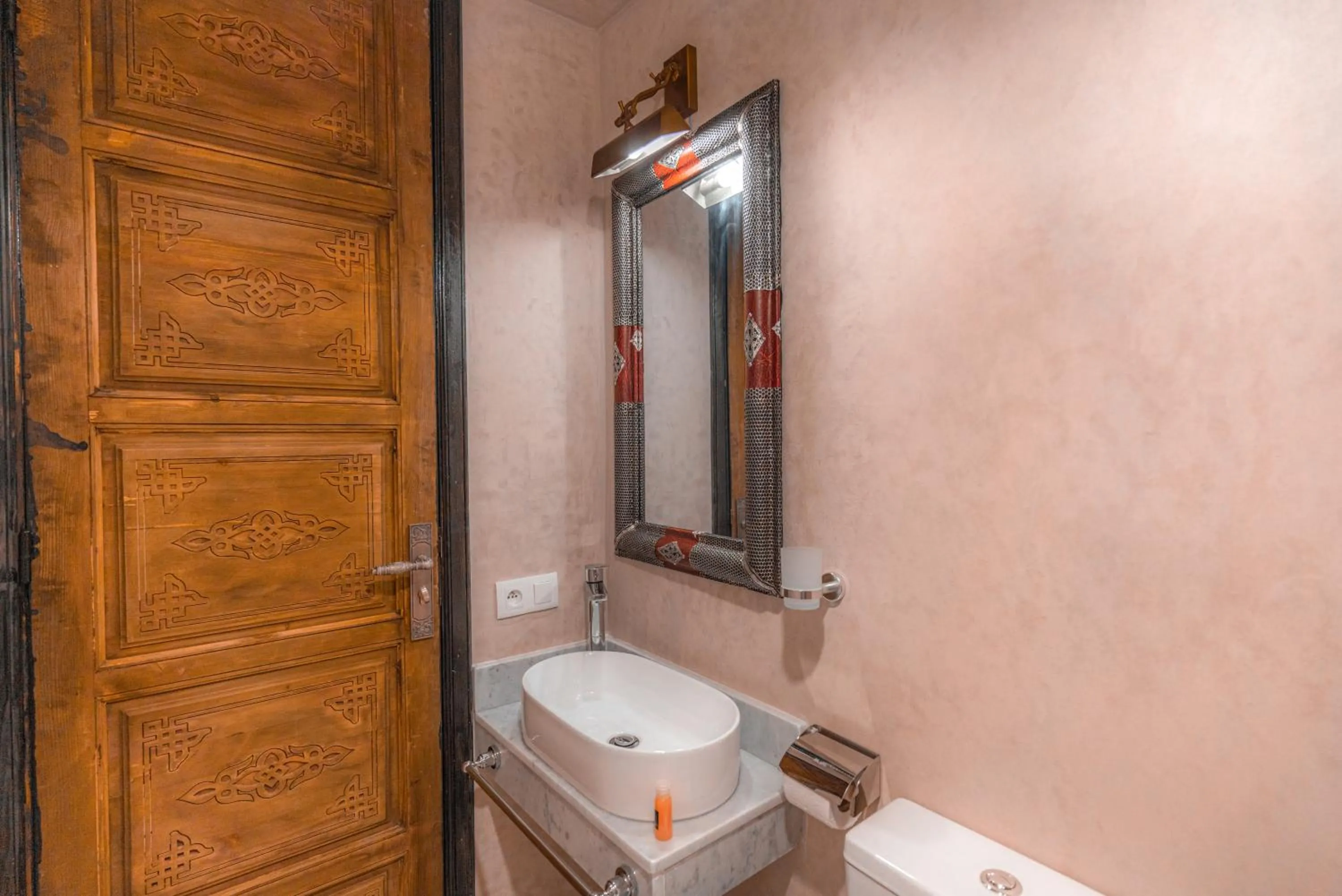 Shower in Riad Deluxe
