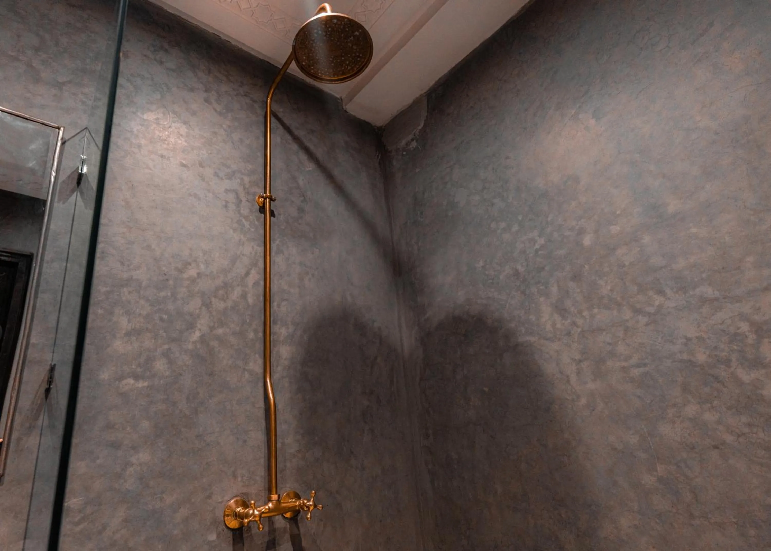 Shower in Riad Deluxe