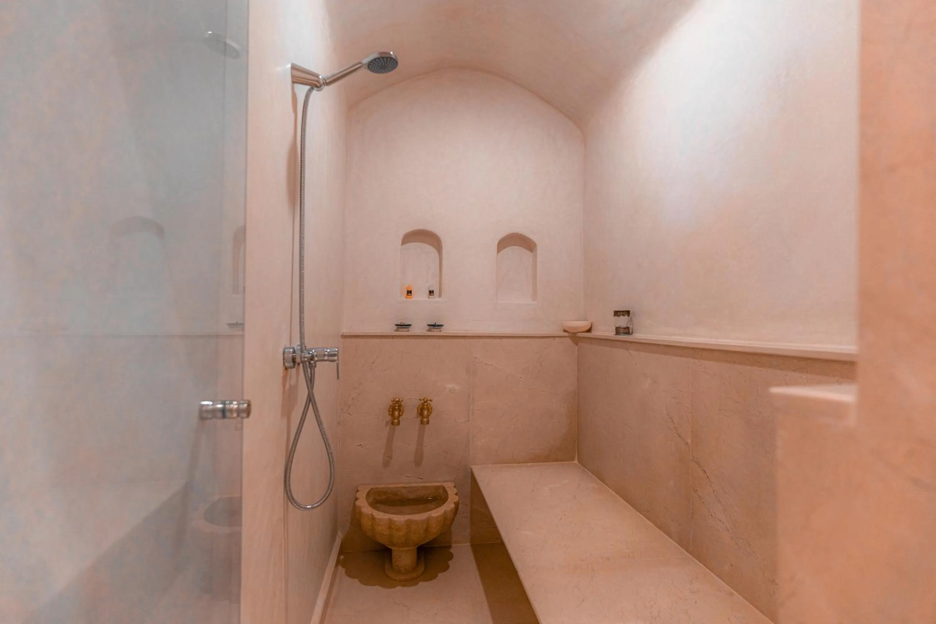 Shower in Riad Deluxe