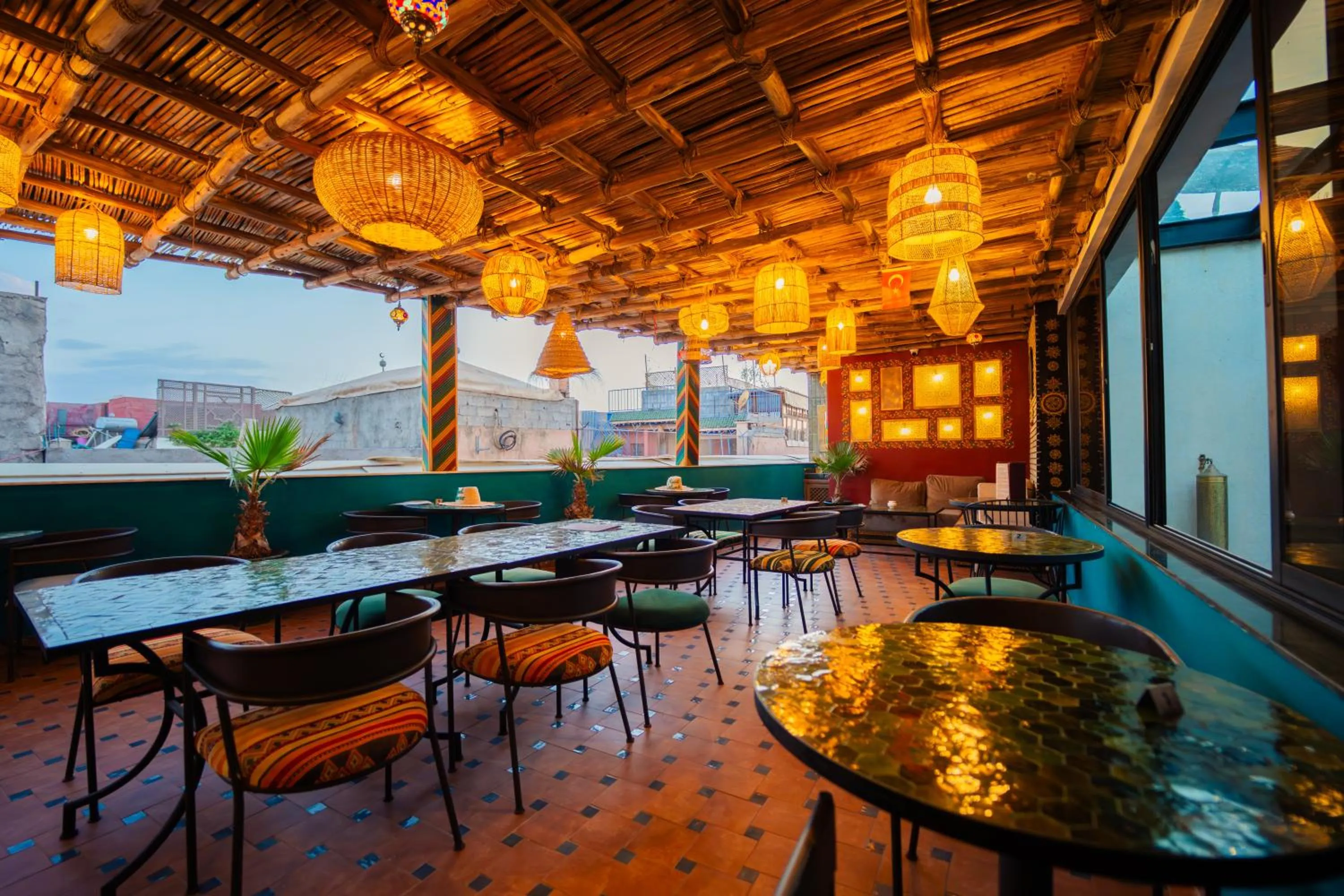 Restaurant/places to eat in Riad Deluxe