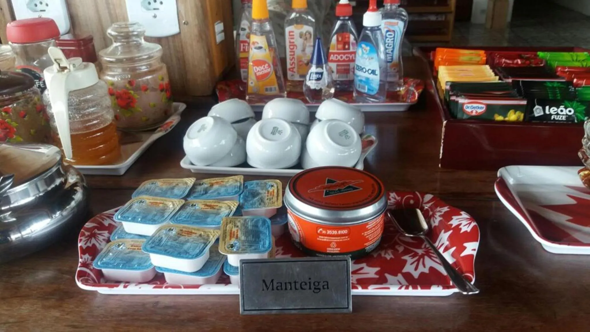 Buffet breakfast in Pousada dos Esquilos