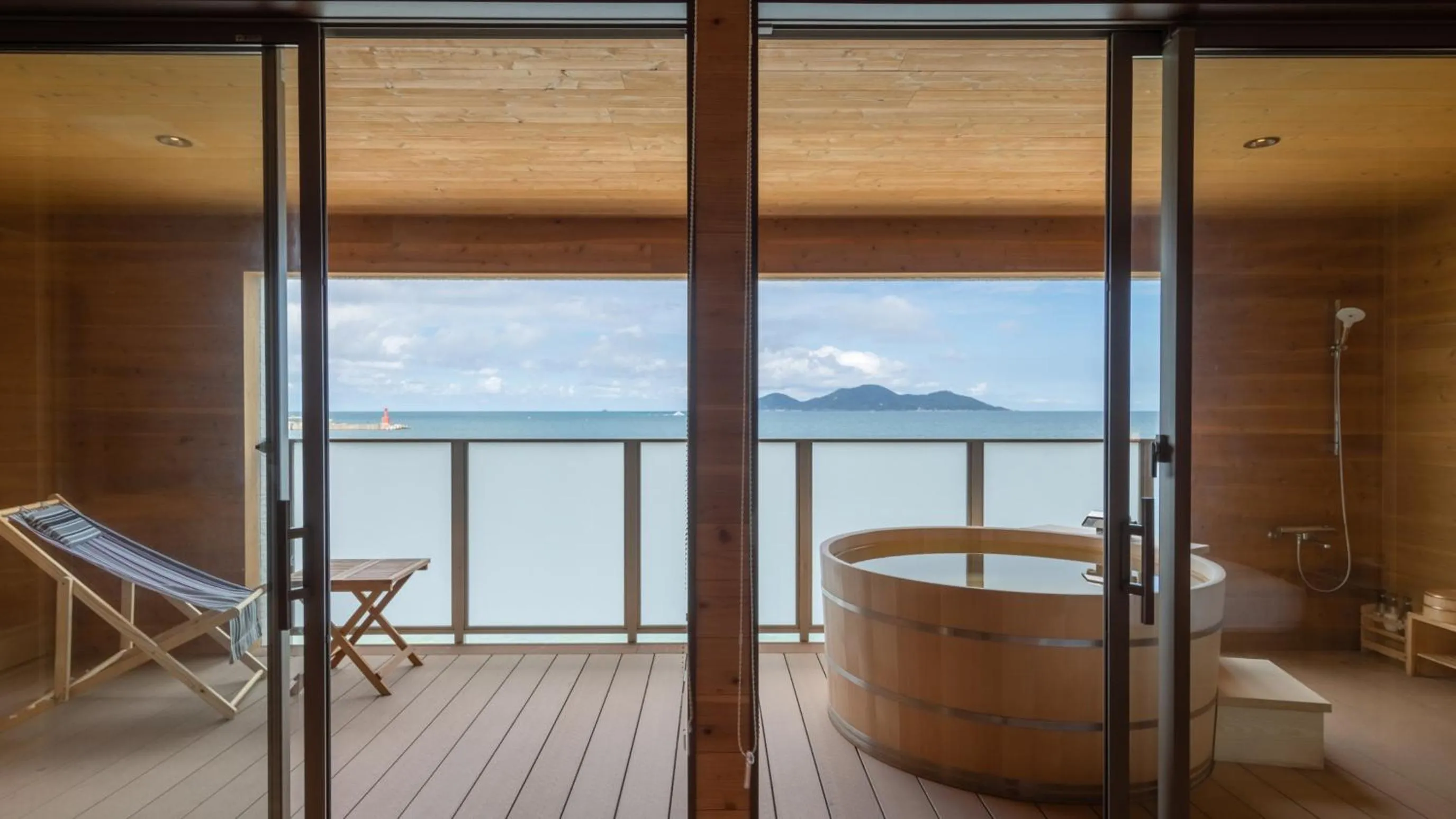 Photo of the whole room in Genkai Ryokan