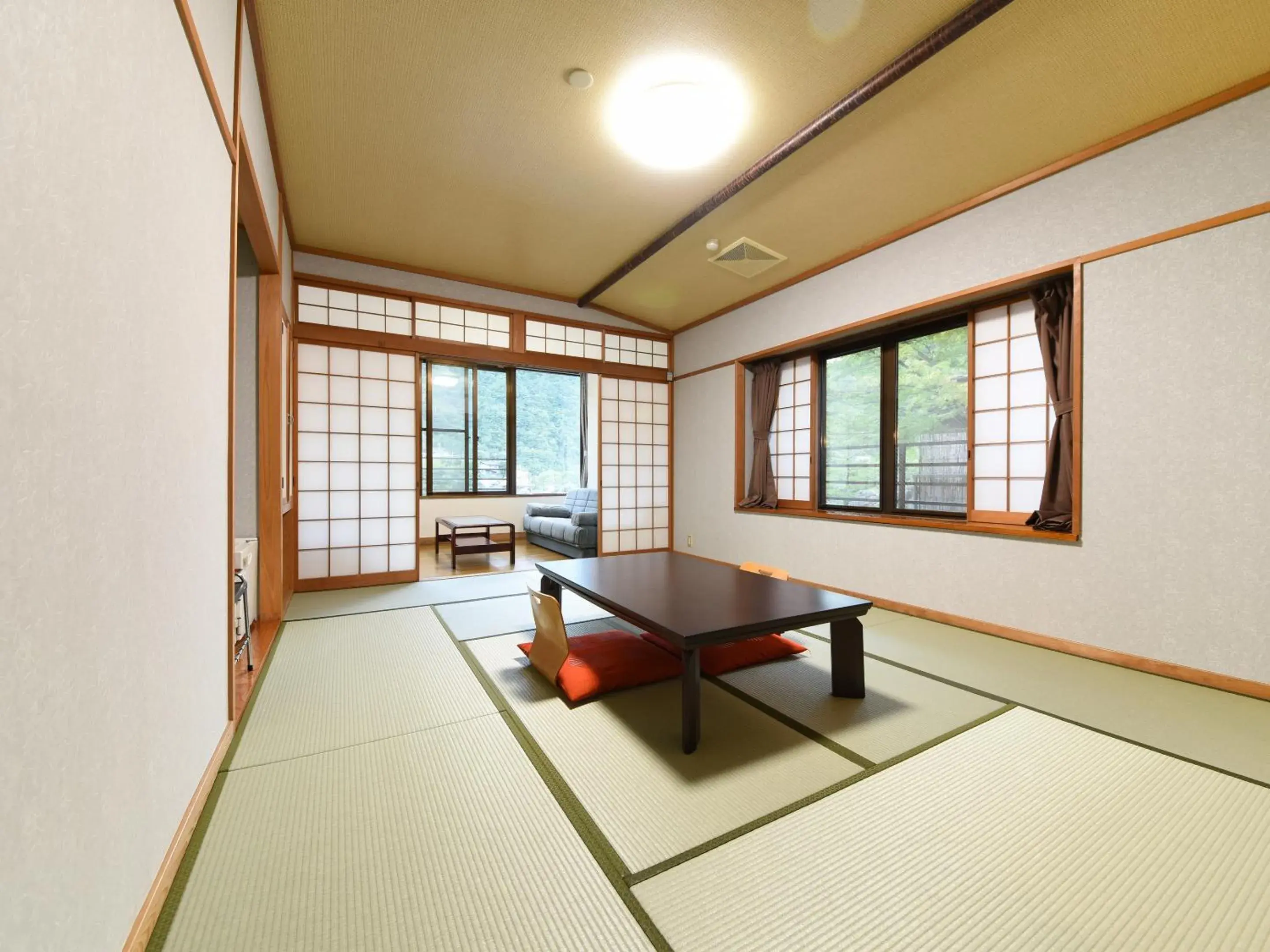 Family Room with Shared Bathroom in Iwazonokan Family Room with Shared Bathroom in Iwazonokan