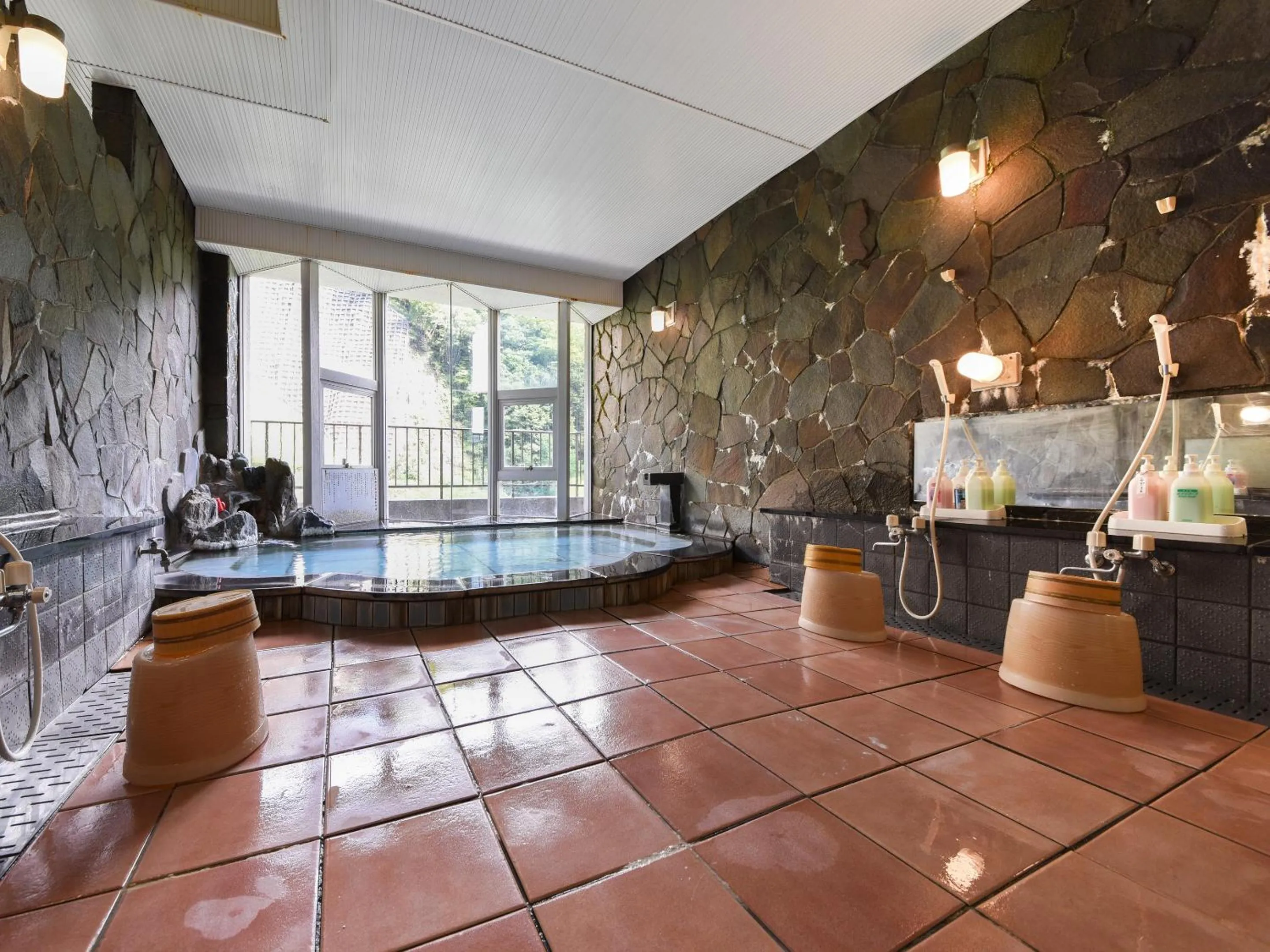 Hot Spring Bath in Iwazonokan