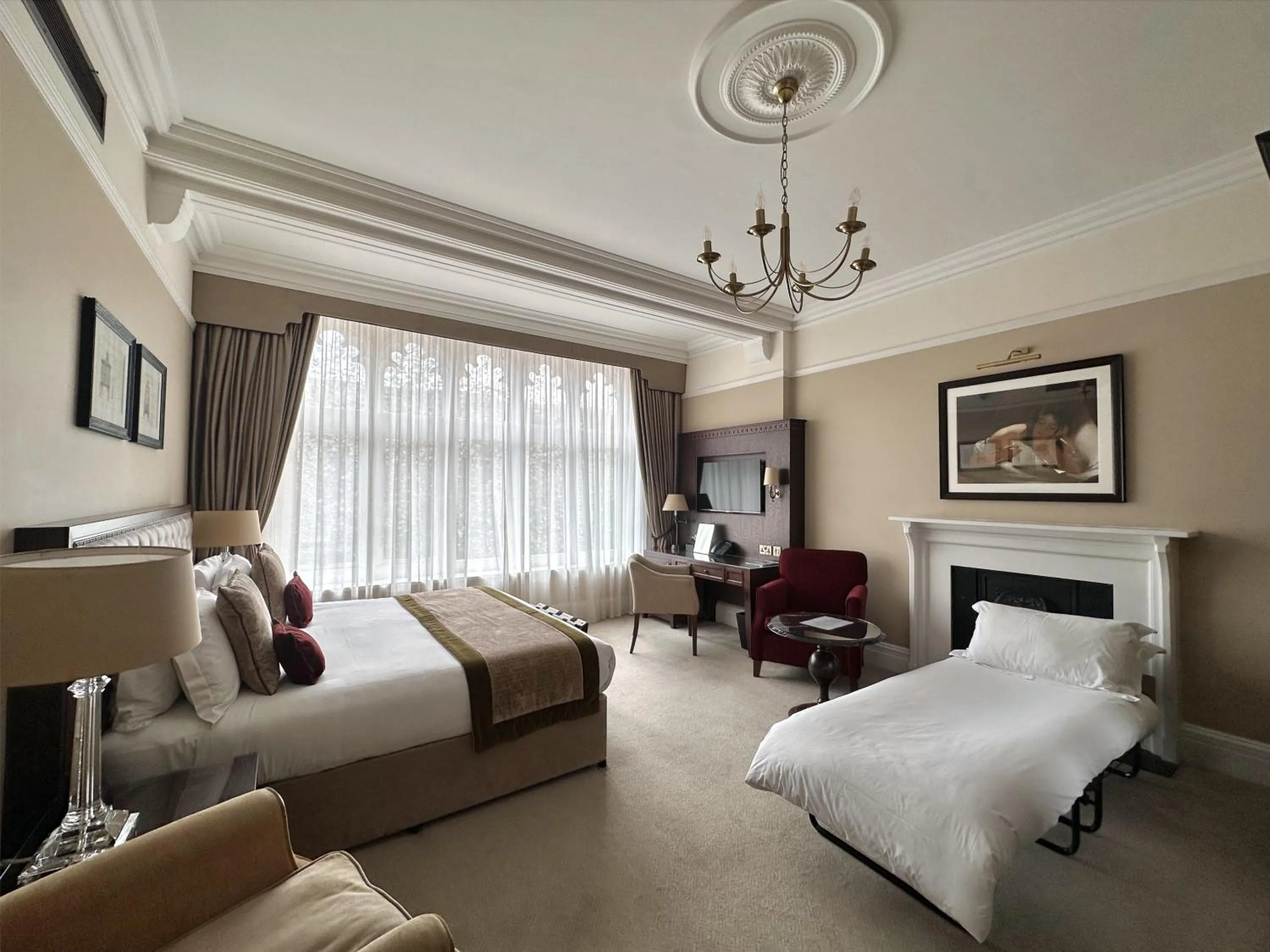 Bed in St Paul's Hotel