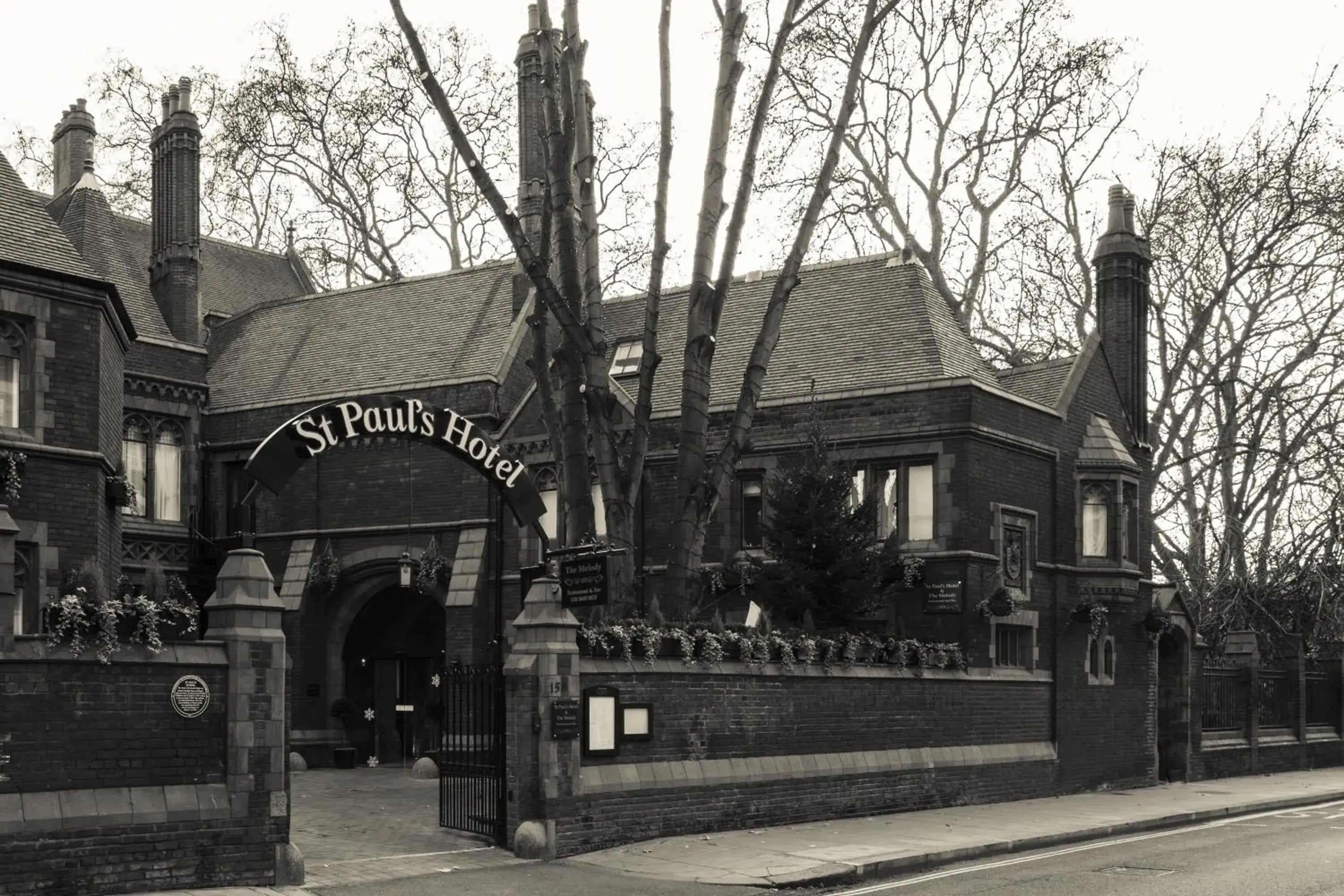 Facade/entrance in St Paul's Hotel Facade/entrance in St Paul's Hotel