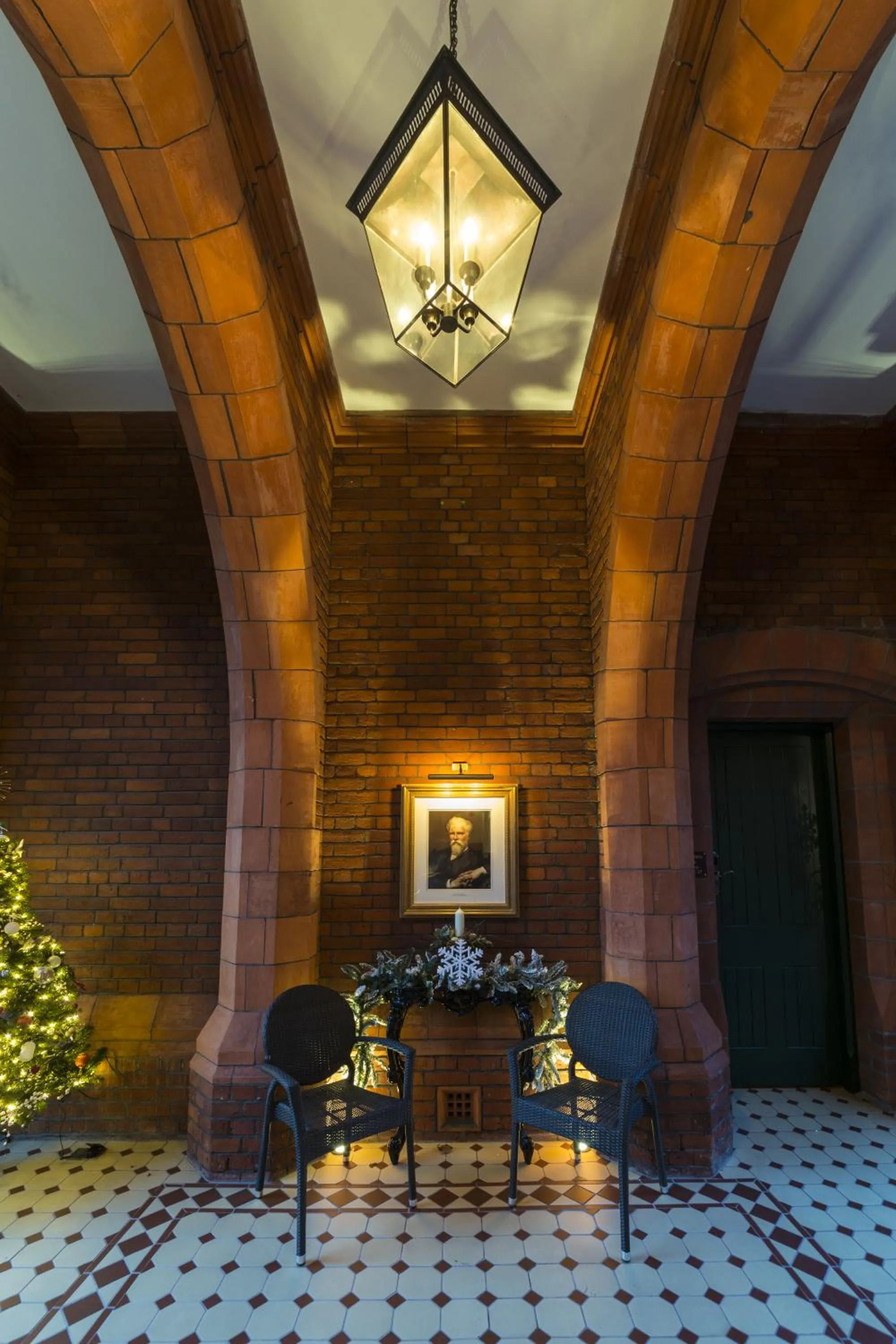 Decorative detail in St Paul's Hotel