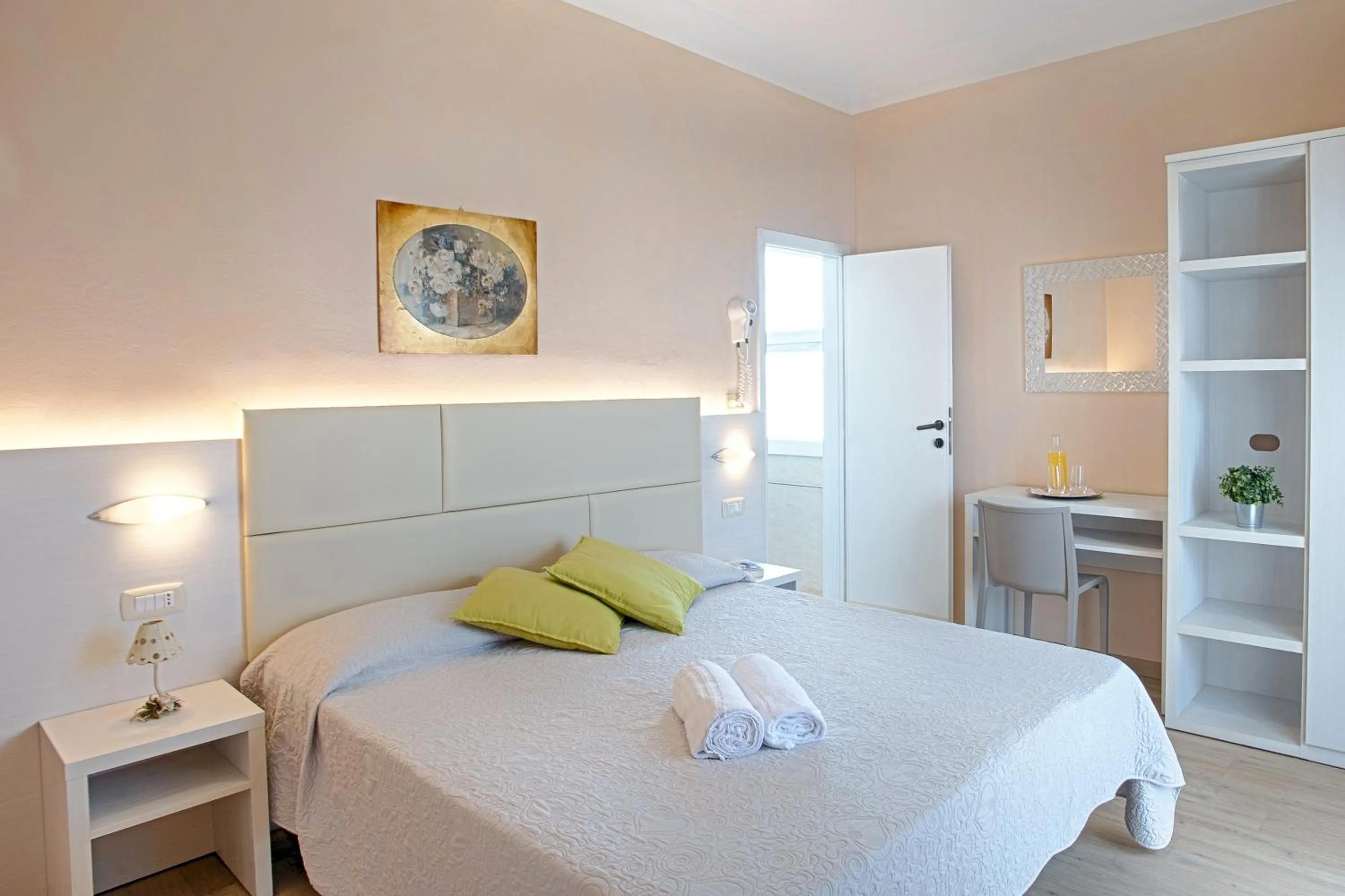 Bedroom, Bed in Hotel Barca D'Oro