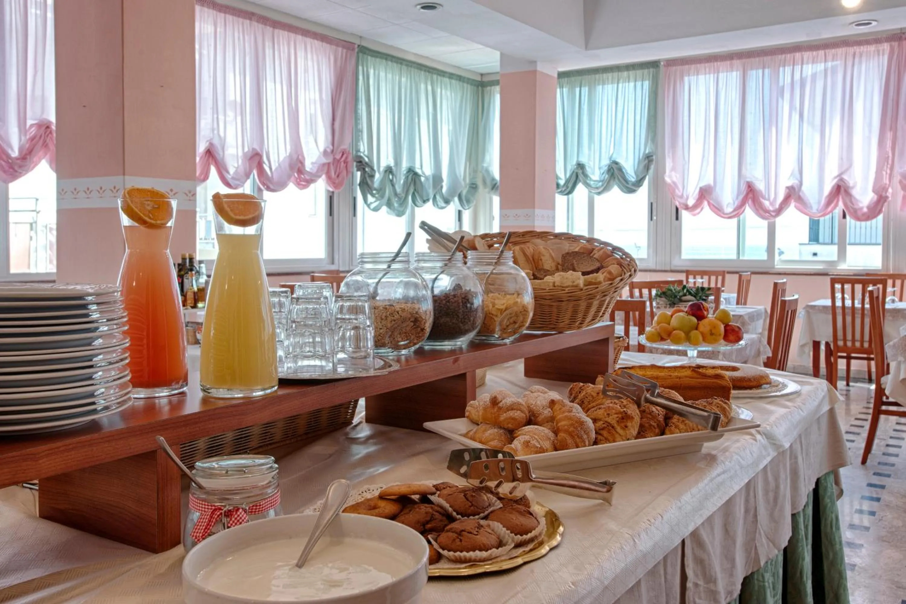 Continental breakfast in Hotel Barca D'Oro