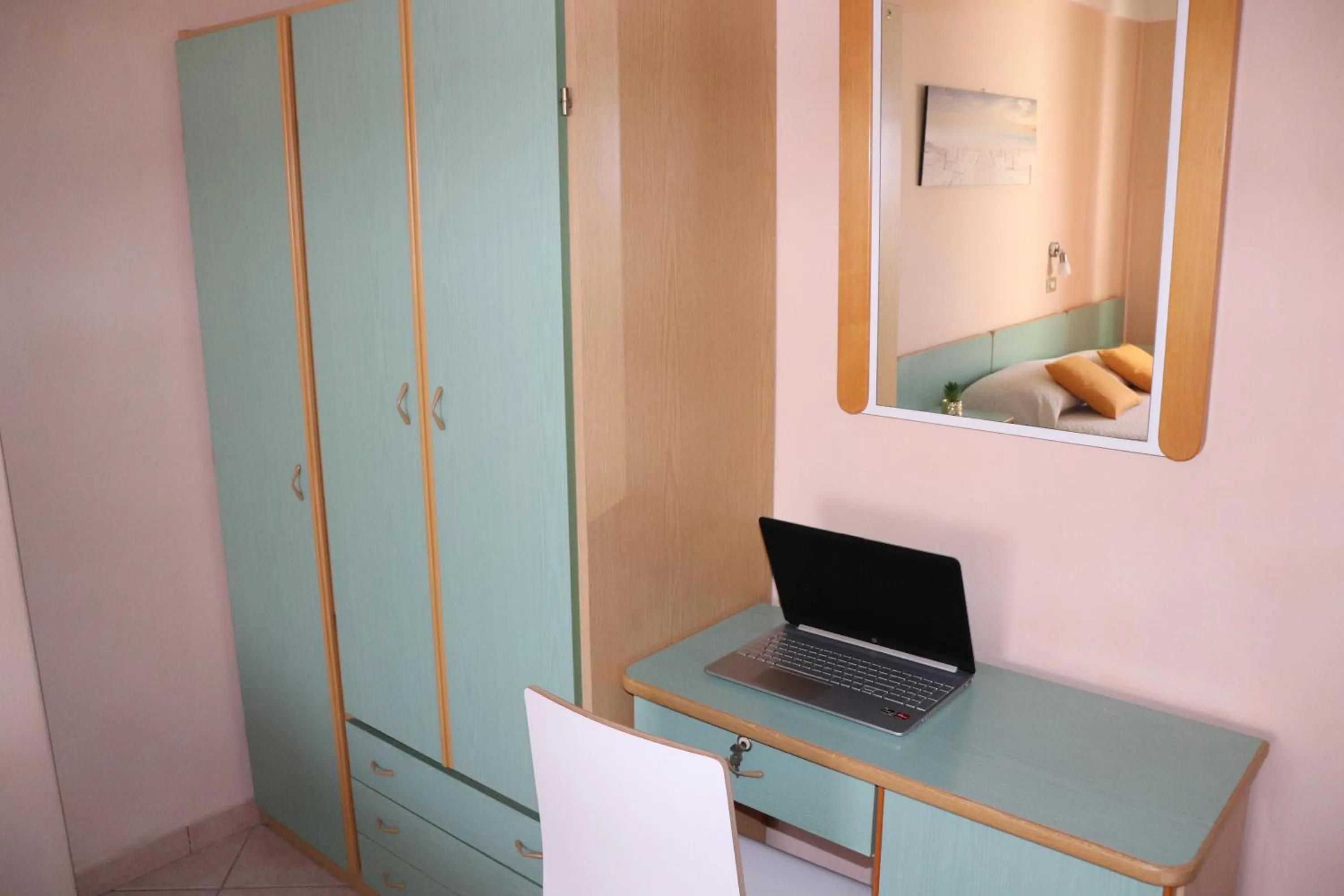 hair dresser in Hotel Barca D'Oro