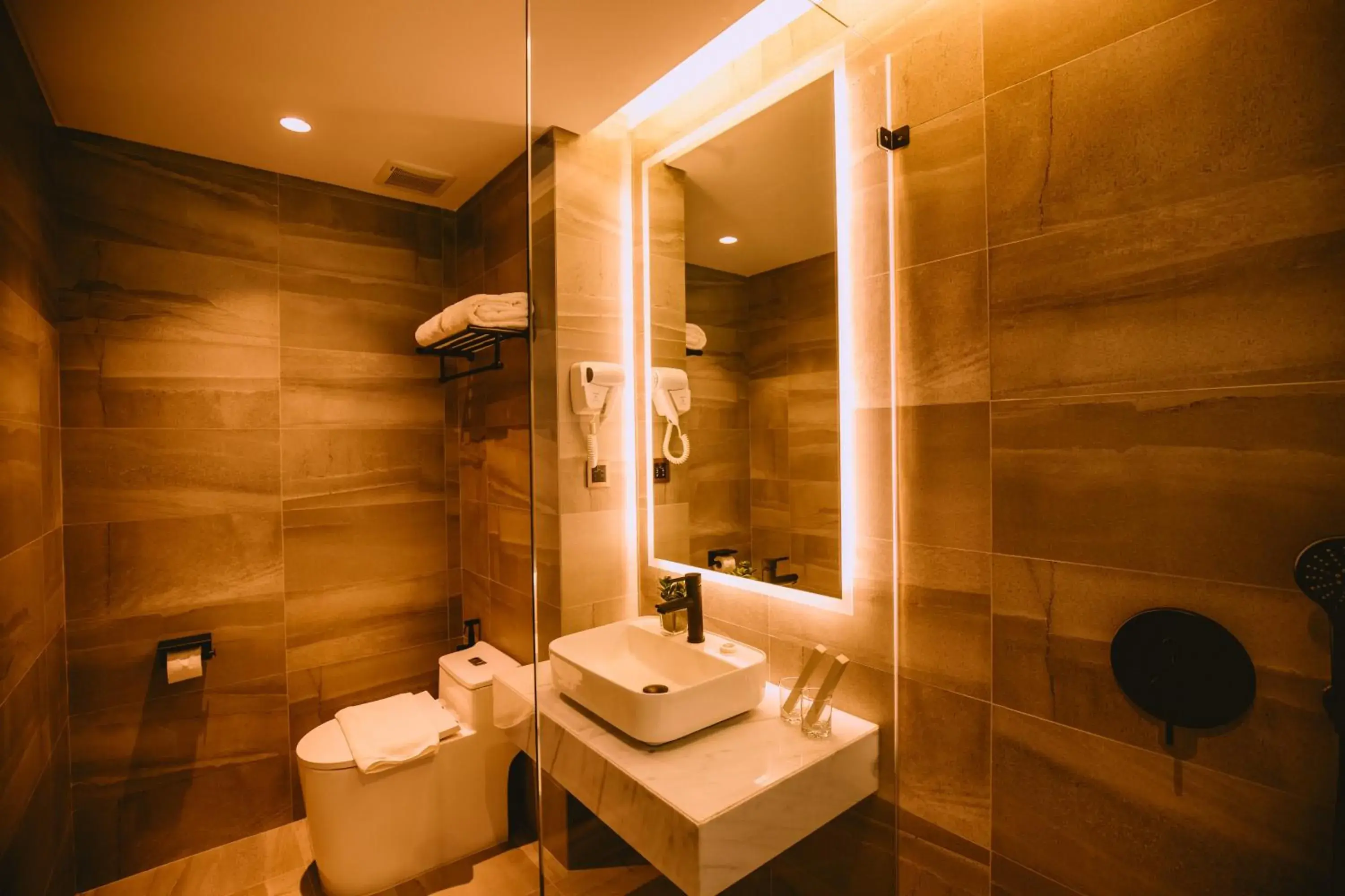 Deluxe Double or Twin Room in The Maximilian Hotel Deluxe Double or Twin Room in The Maximilian Hotel