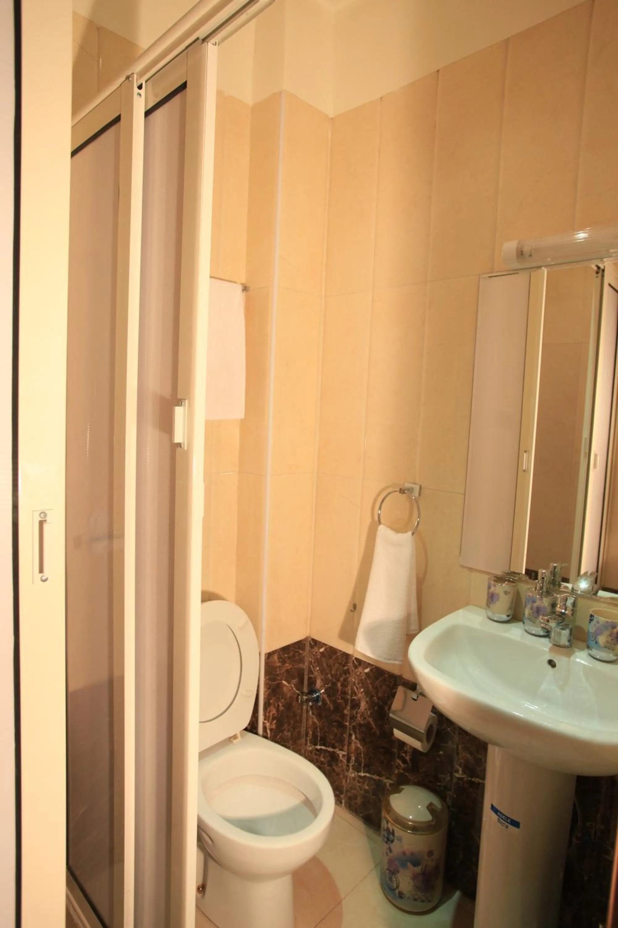 Bathroom in Hotel Ichbilia فندق اشبيلية