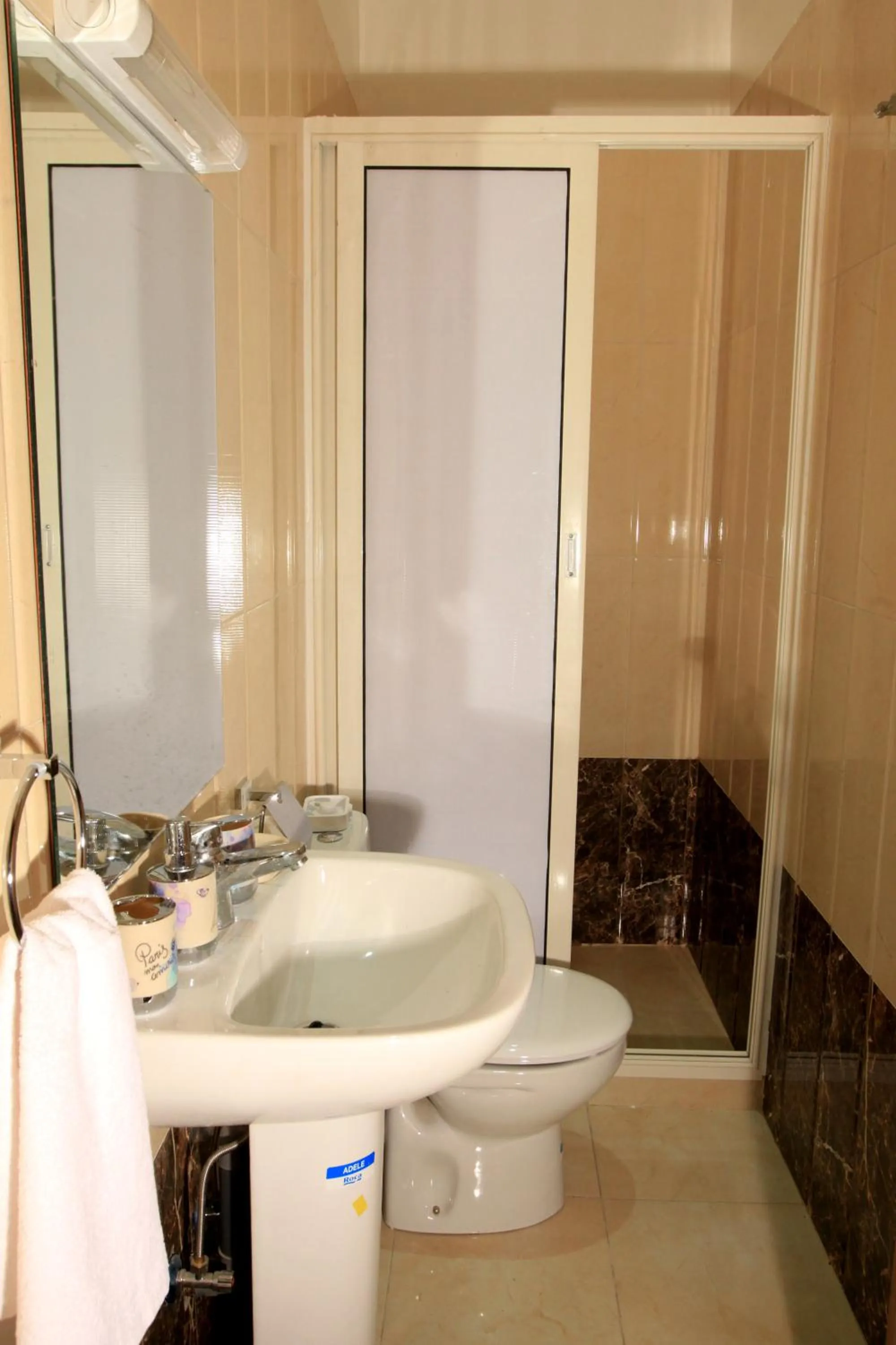 Bathroom in Hotel Ichbilia فندق اشبيلية