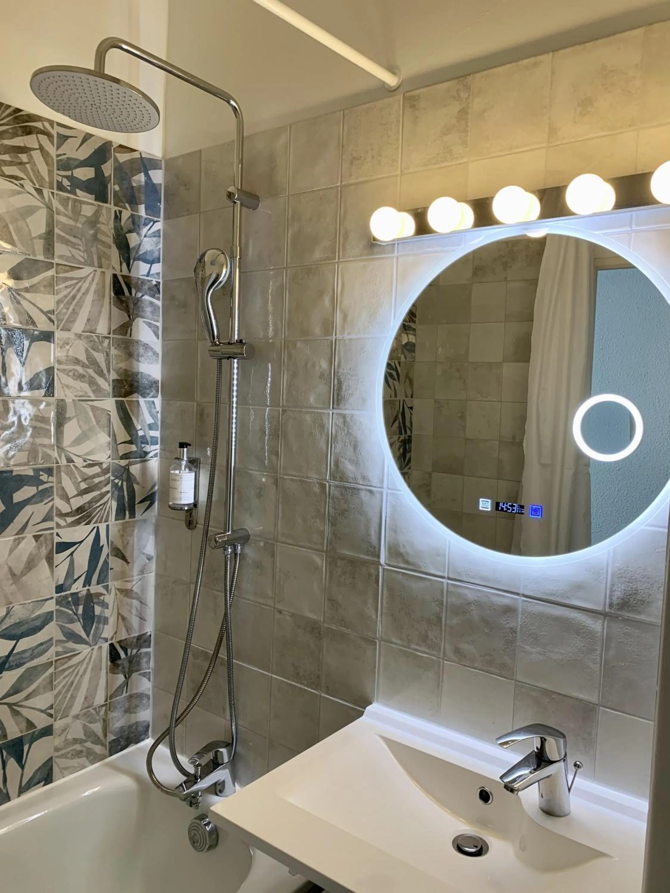 Bathroom in Ambassadeur Hotel - Cherbourg Port de Plaisance