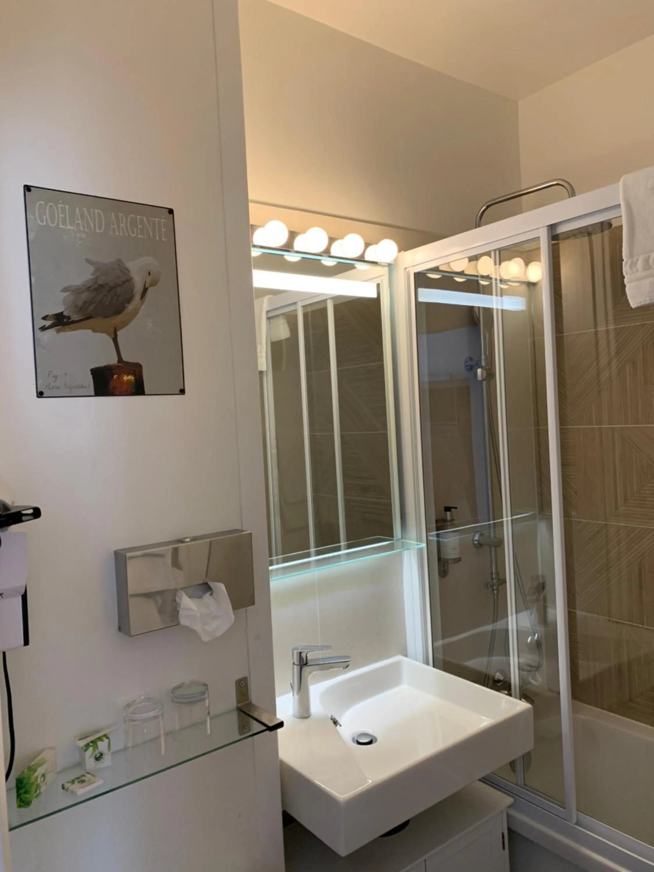 Bathroom in Ambassadeur Hotel - Cherbourg Port de Plaisance