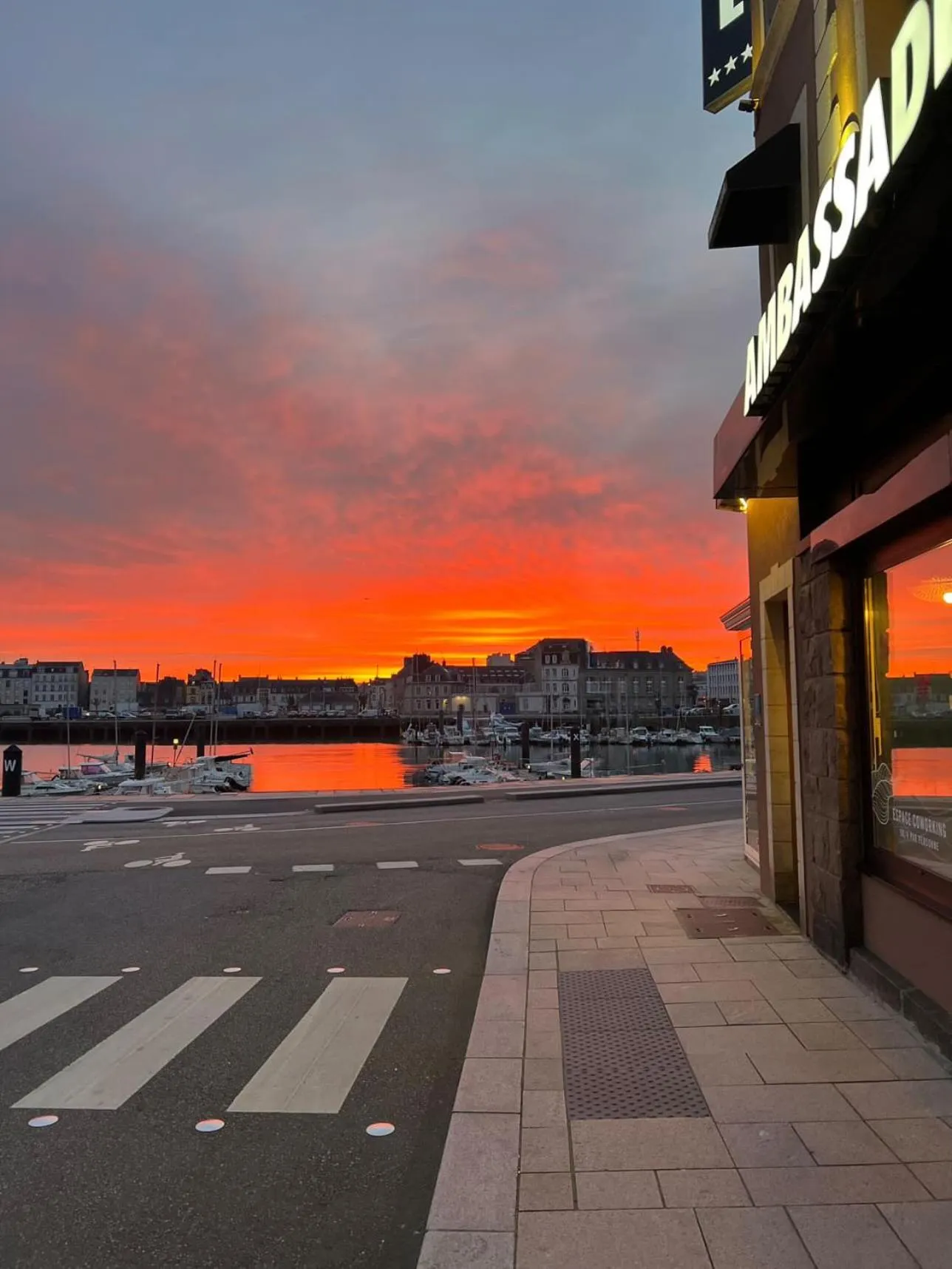 Property building in Ambassadeur Hotel - Cherbourg Port de Plaisance