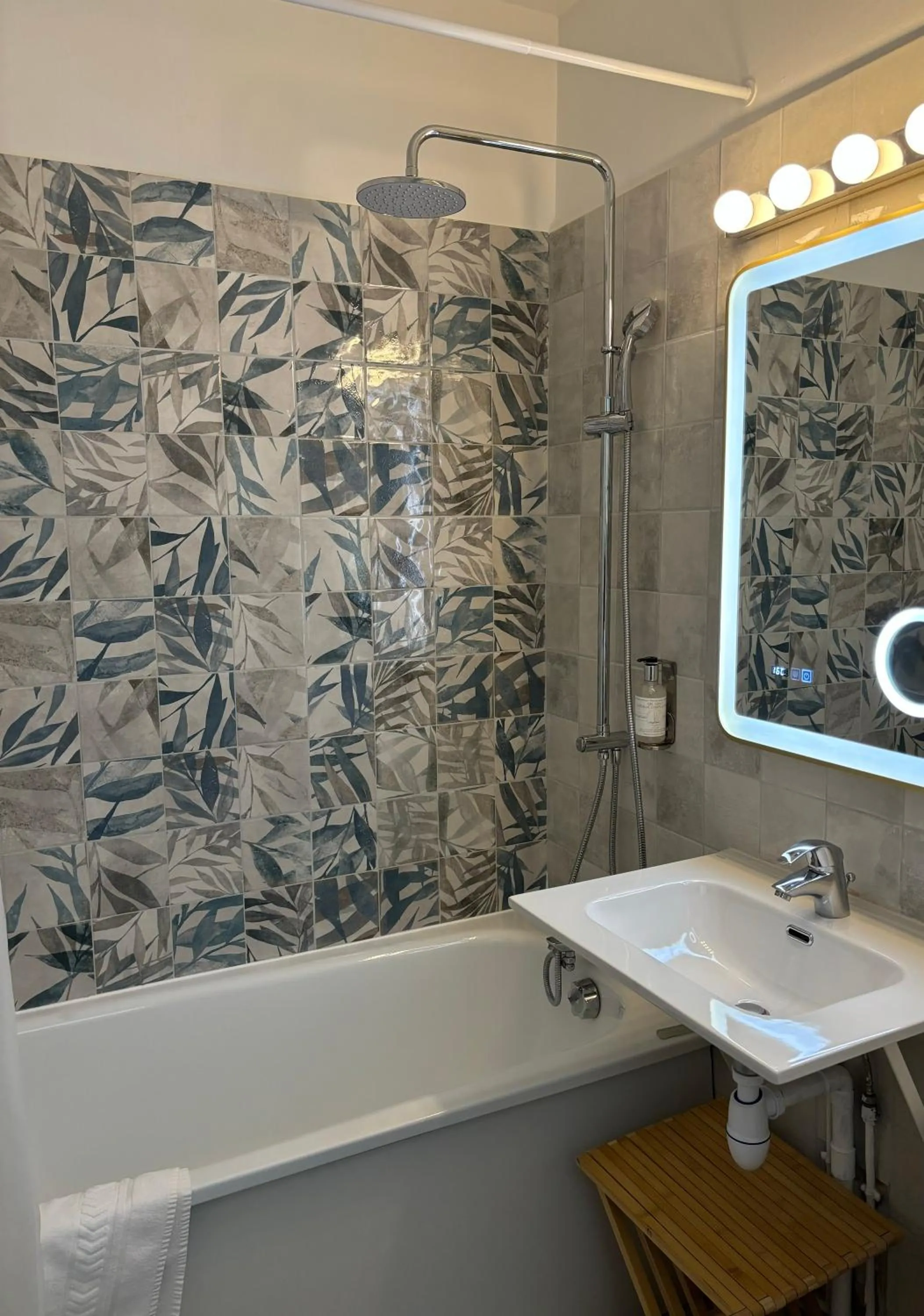 Bathroom in Ambassadeur Hotel - Cherbourg Port de Plaisance