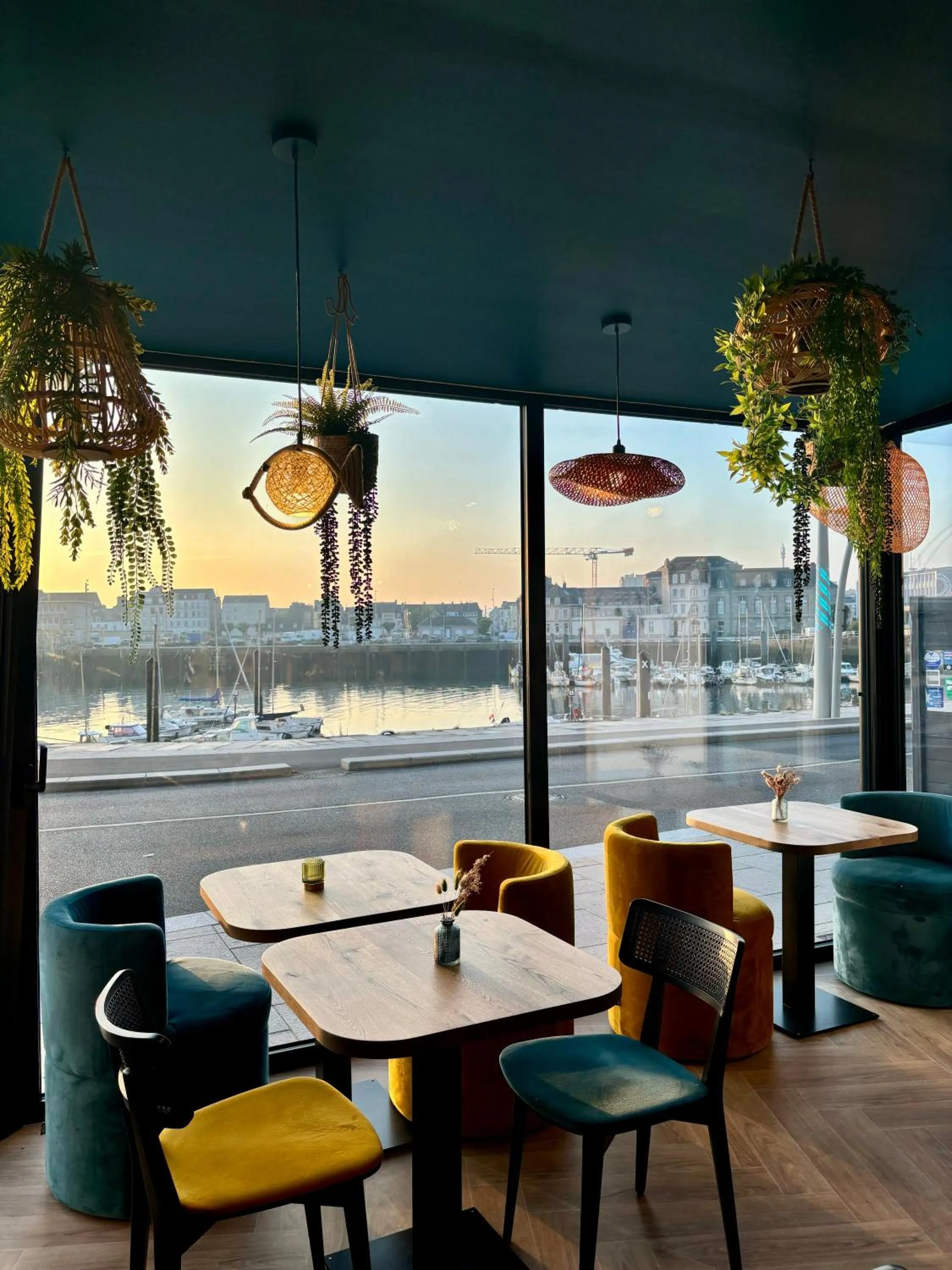 Property building in Ambassadeur Hotel - Cherbourg Port de Plaisance