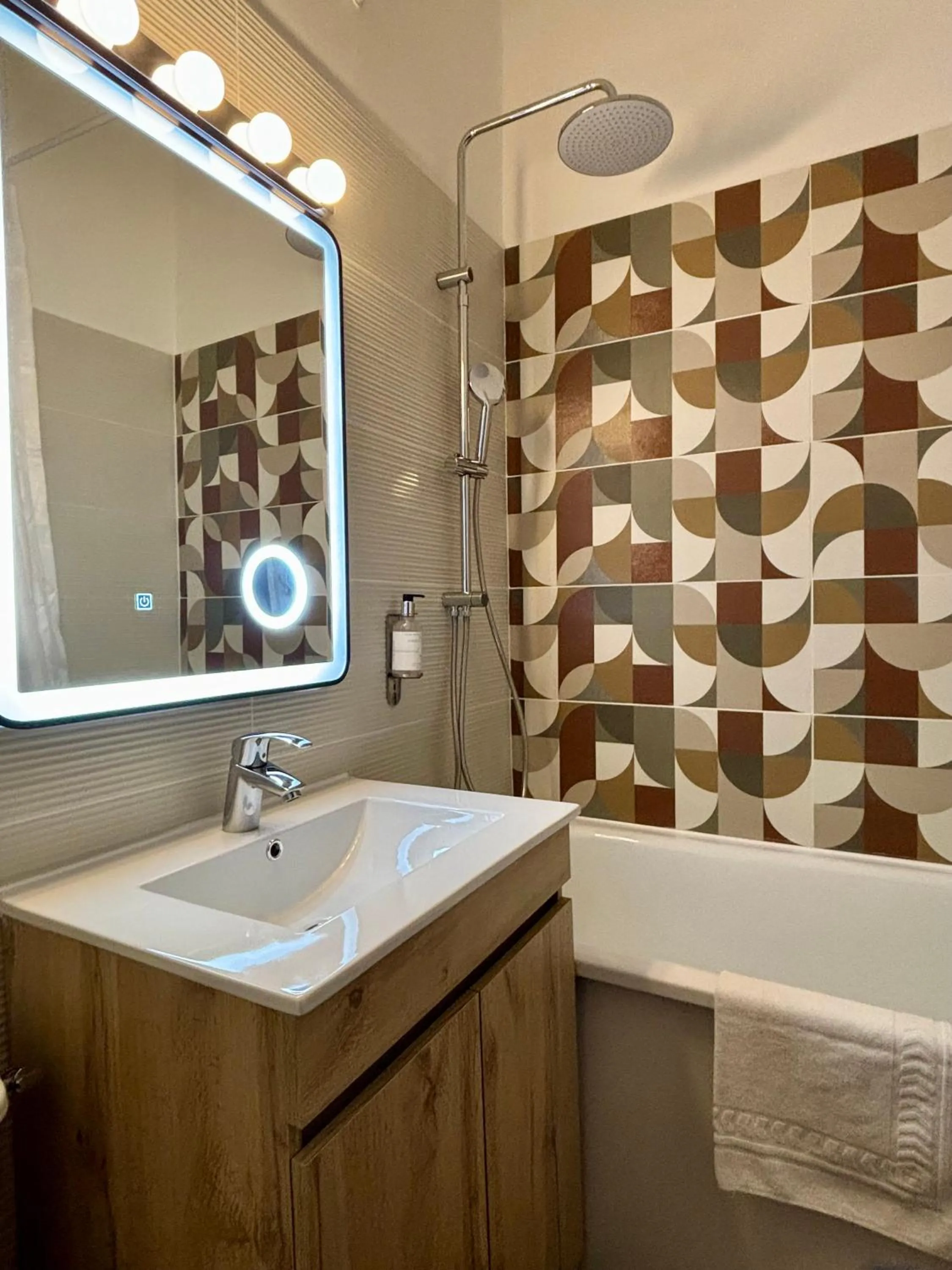 Bathroom in Ambassadeur Hotel - Cherbourg Port de Plaisance