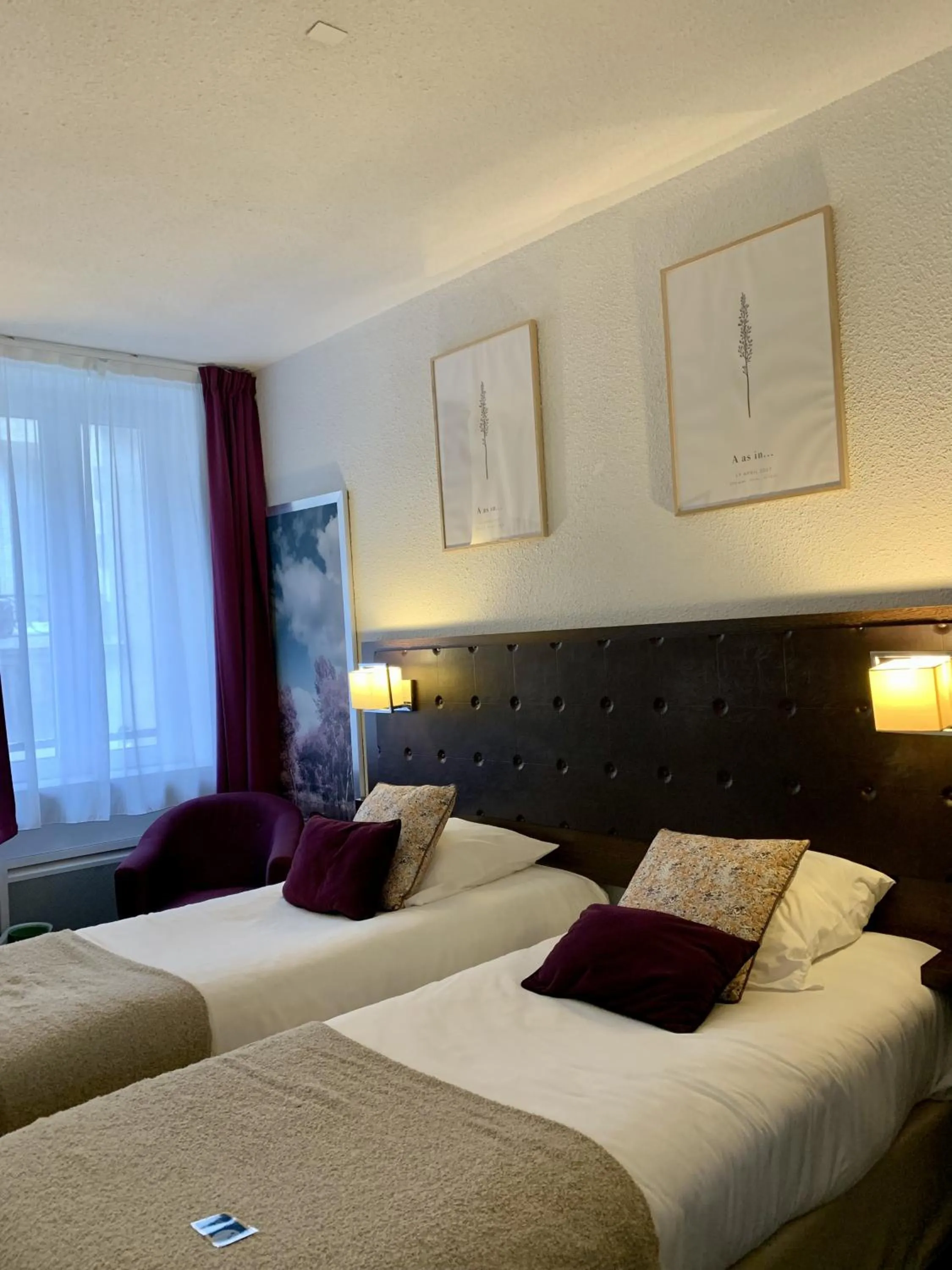 Bedroom, Bed in Ambassadeur Hotel - Cherbourg Port de Plaisance