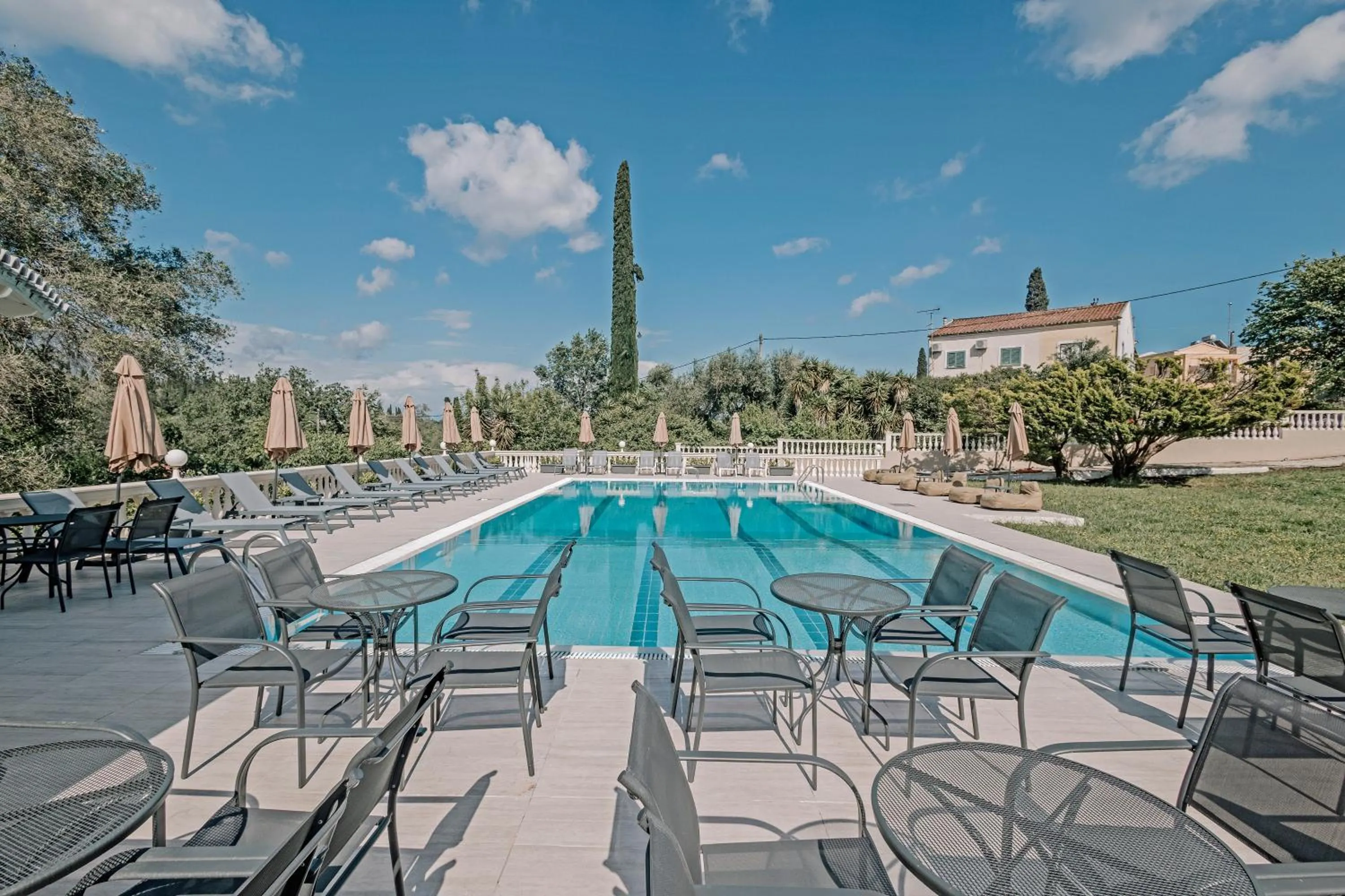 Pelithea Family Aparthotel