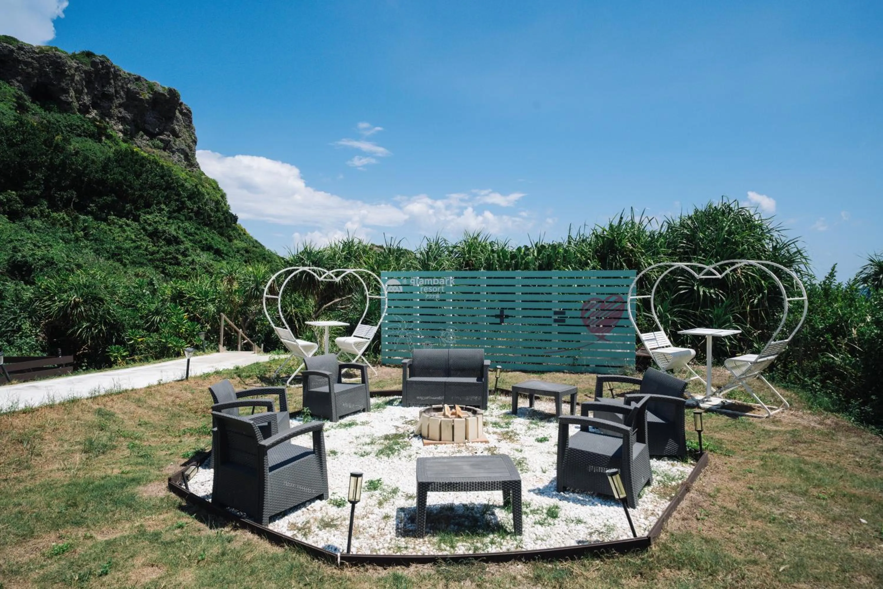 Garden in glampark resort Akuna beach