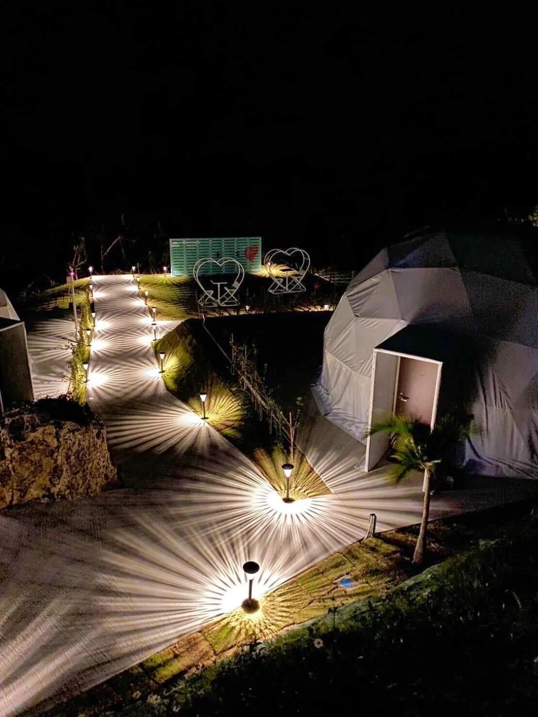 Night in glampark resort Akuna beach